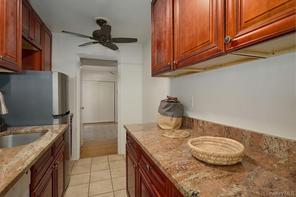 77 Bronx River Road, Unit 1E photo 13