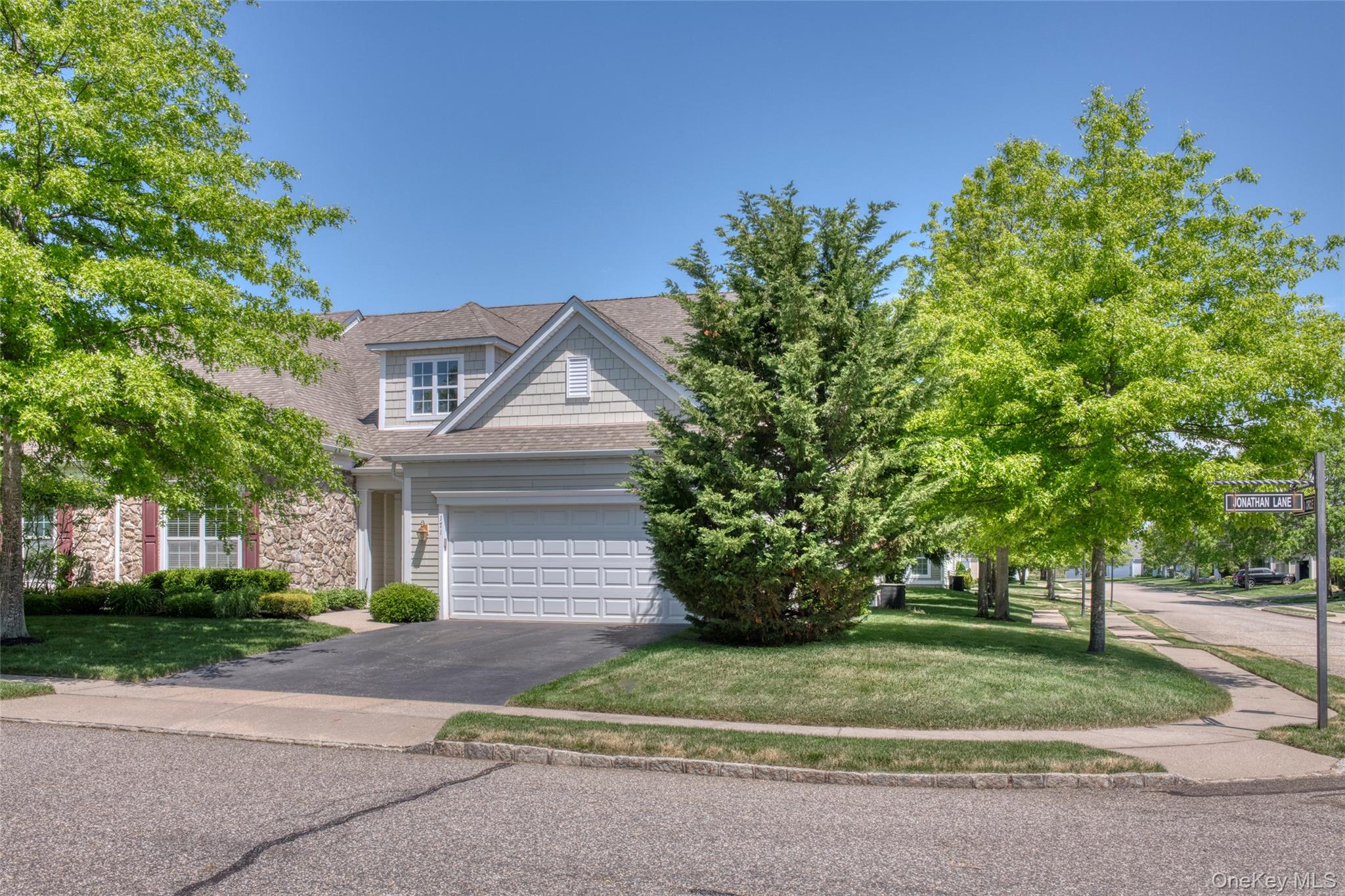 171 Jonathan Lane – For Sale