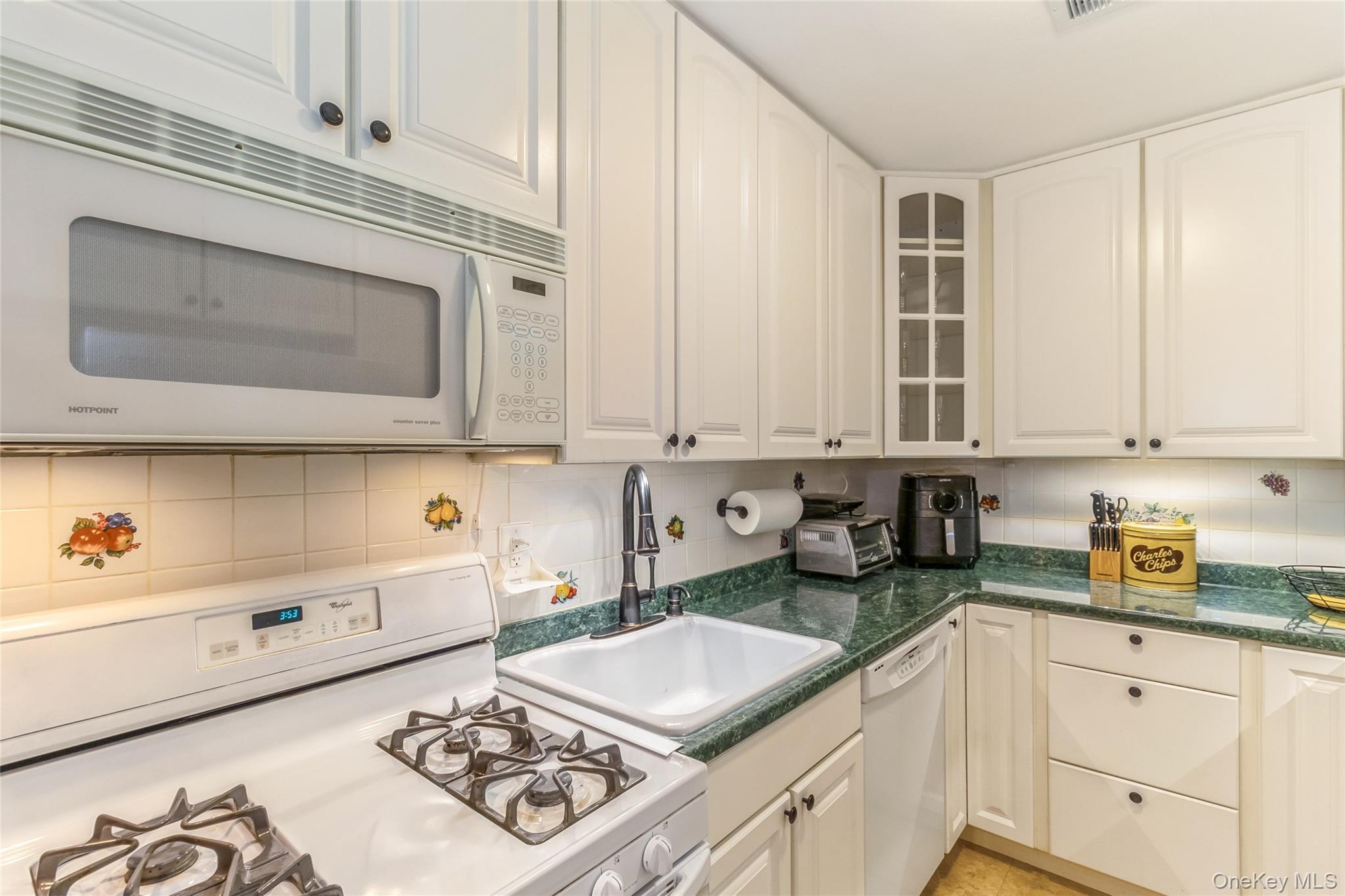 48 Pointe Cir S – For Rent photo 14