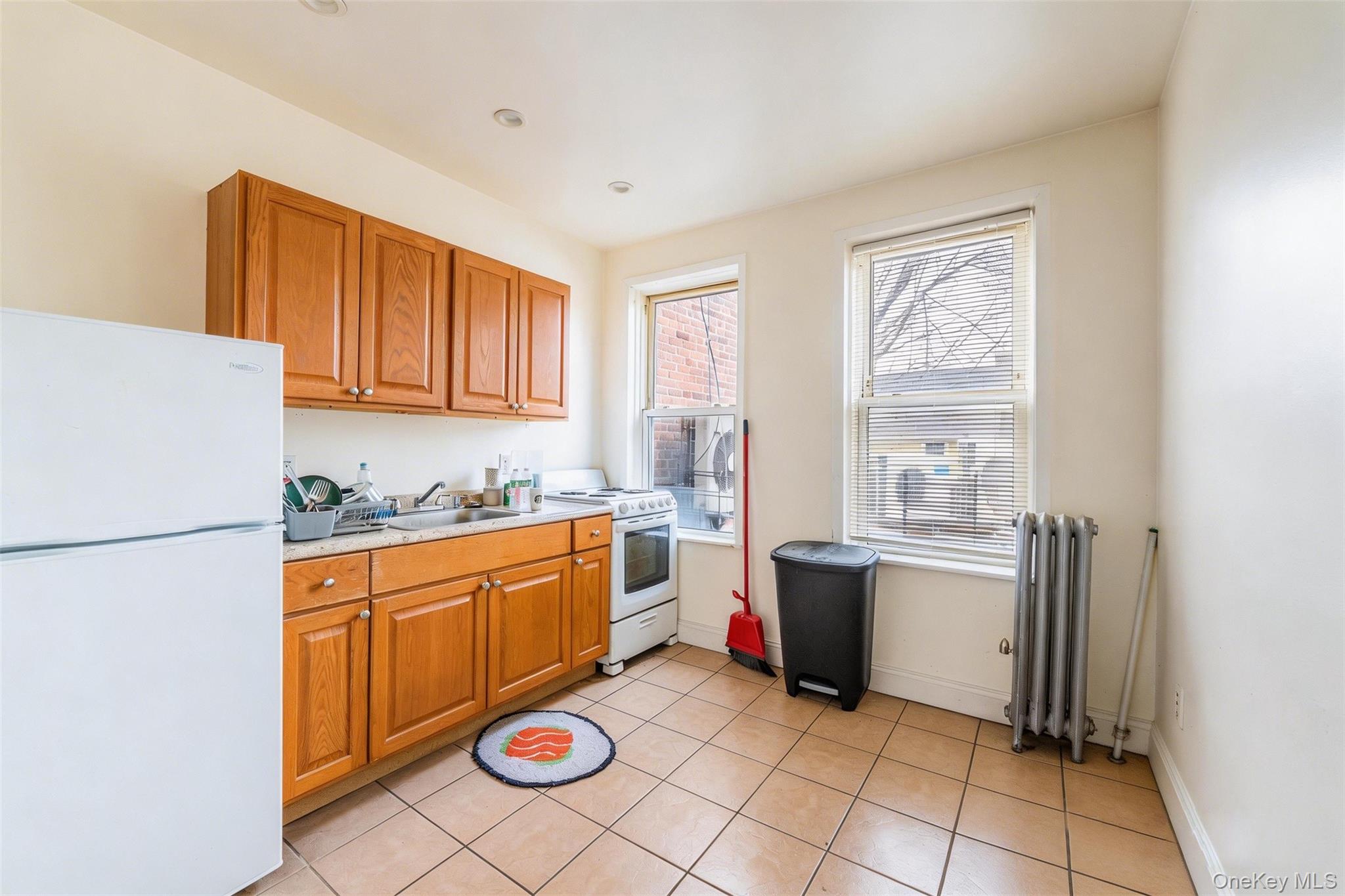 16904 Crocheron Avenue – For Sale photo 6