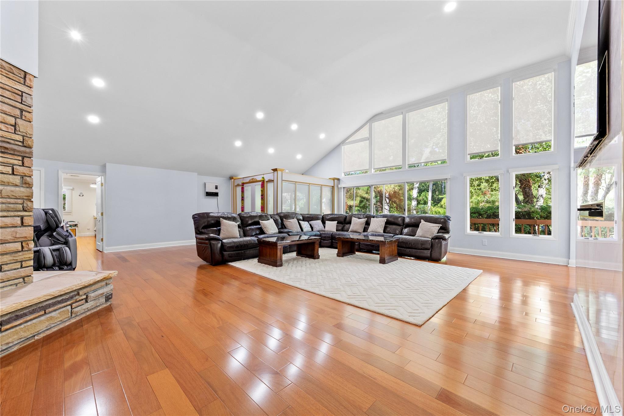 249 Glen Cove Road – For Sale photo 8