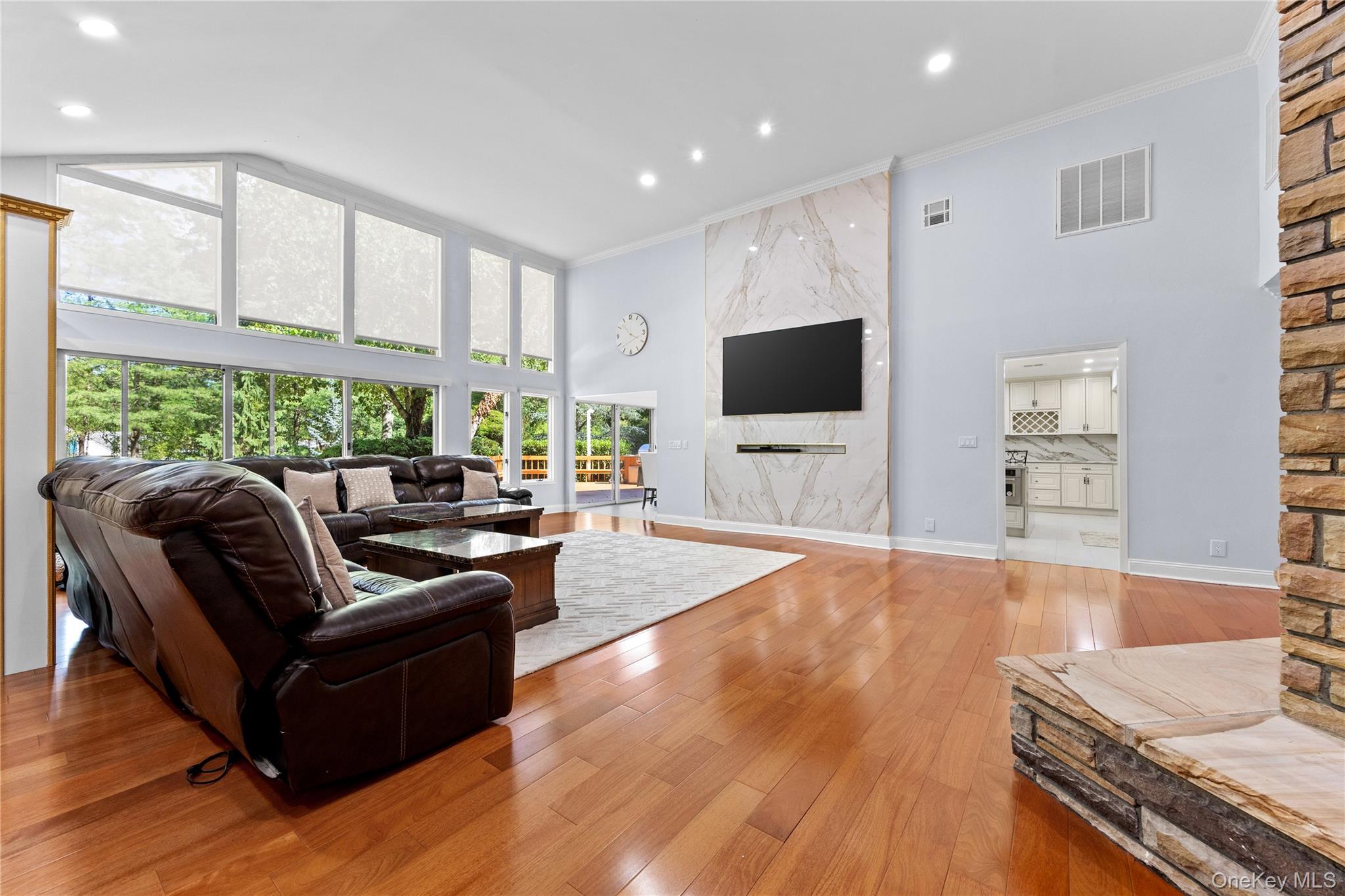 249 Glen Cove Road – For Sale photo 10