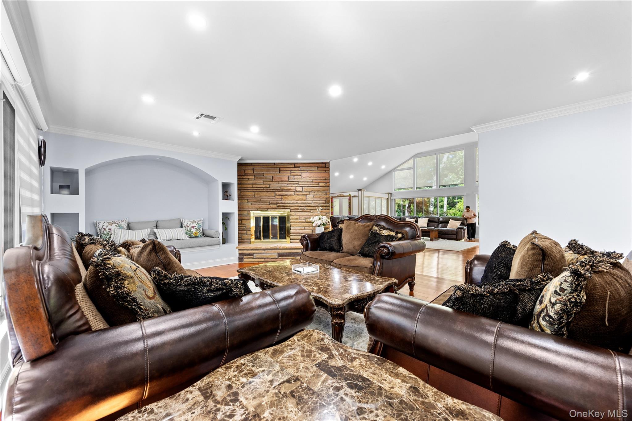 249 Glen Cove Road – For Sale photo 6