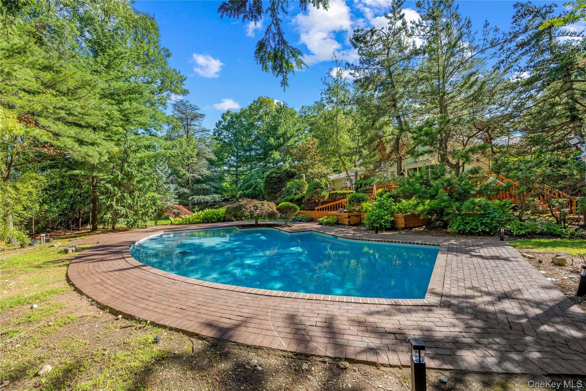 249 Glen Cove Road – For Sale photo 32