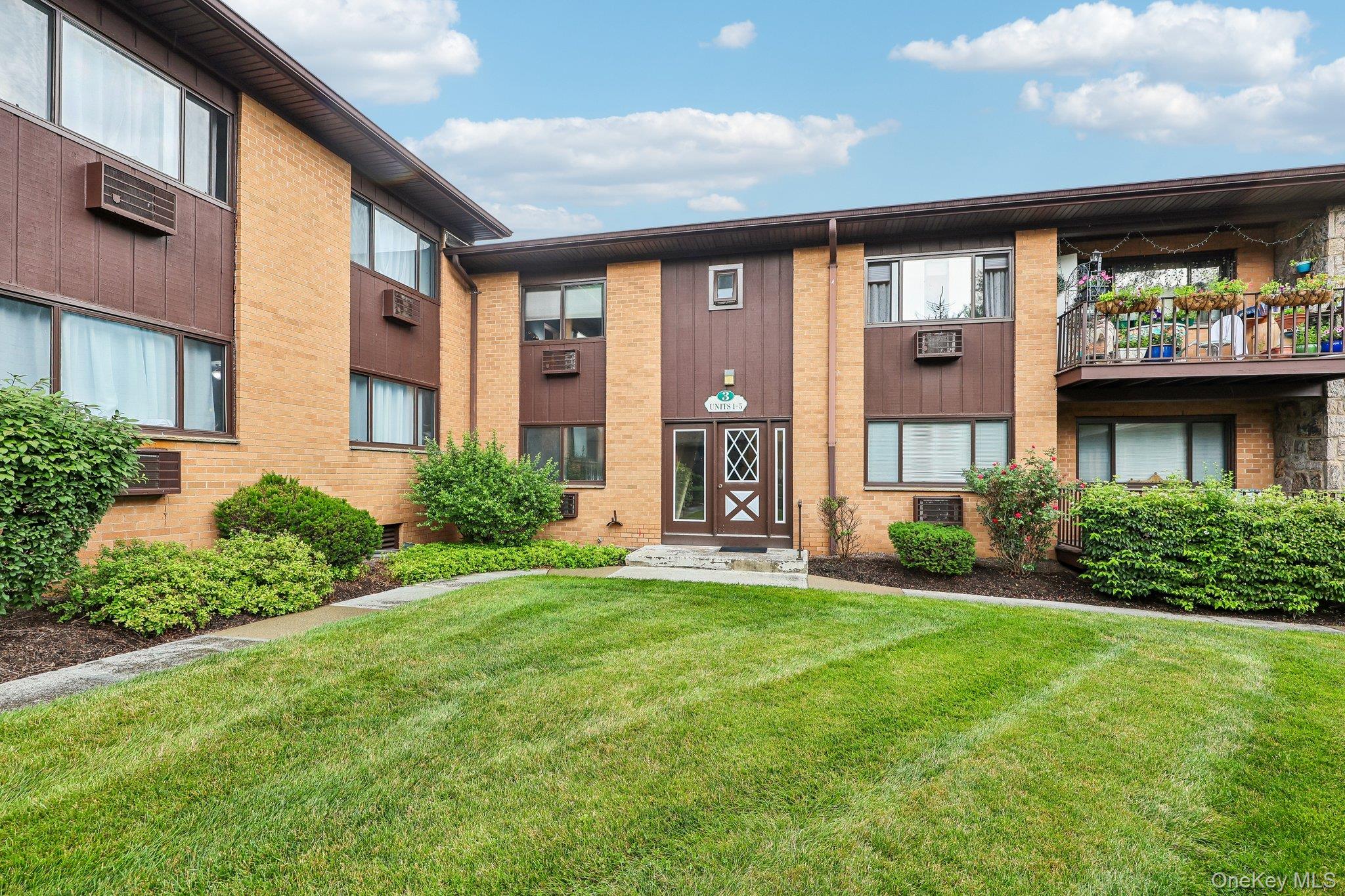3 W Lawrence Park Drive, Unit 3