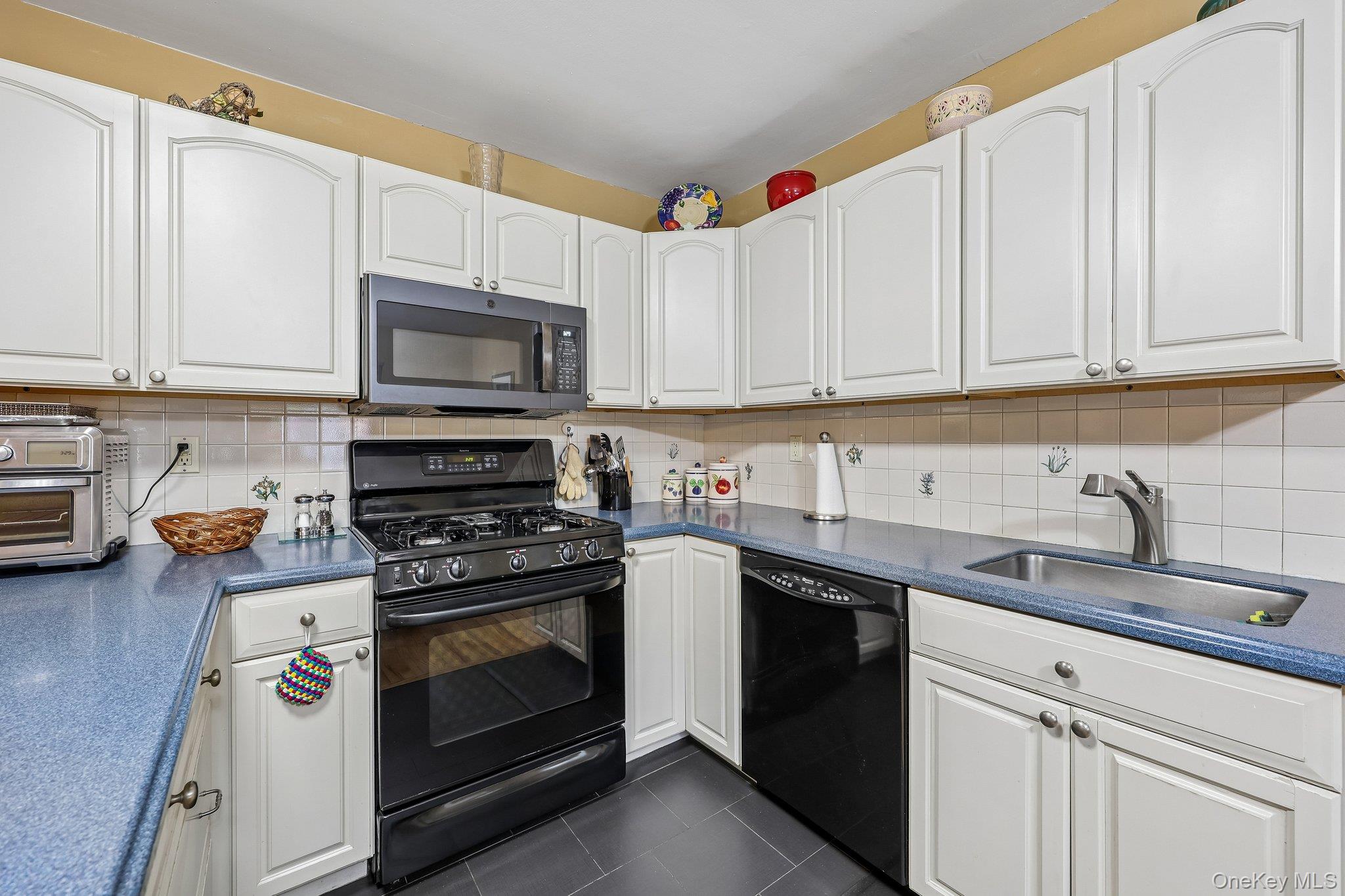 3 W Lawrence Park Drive, Unit 3 photo 26