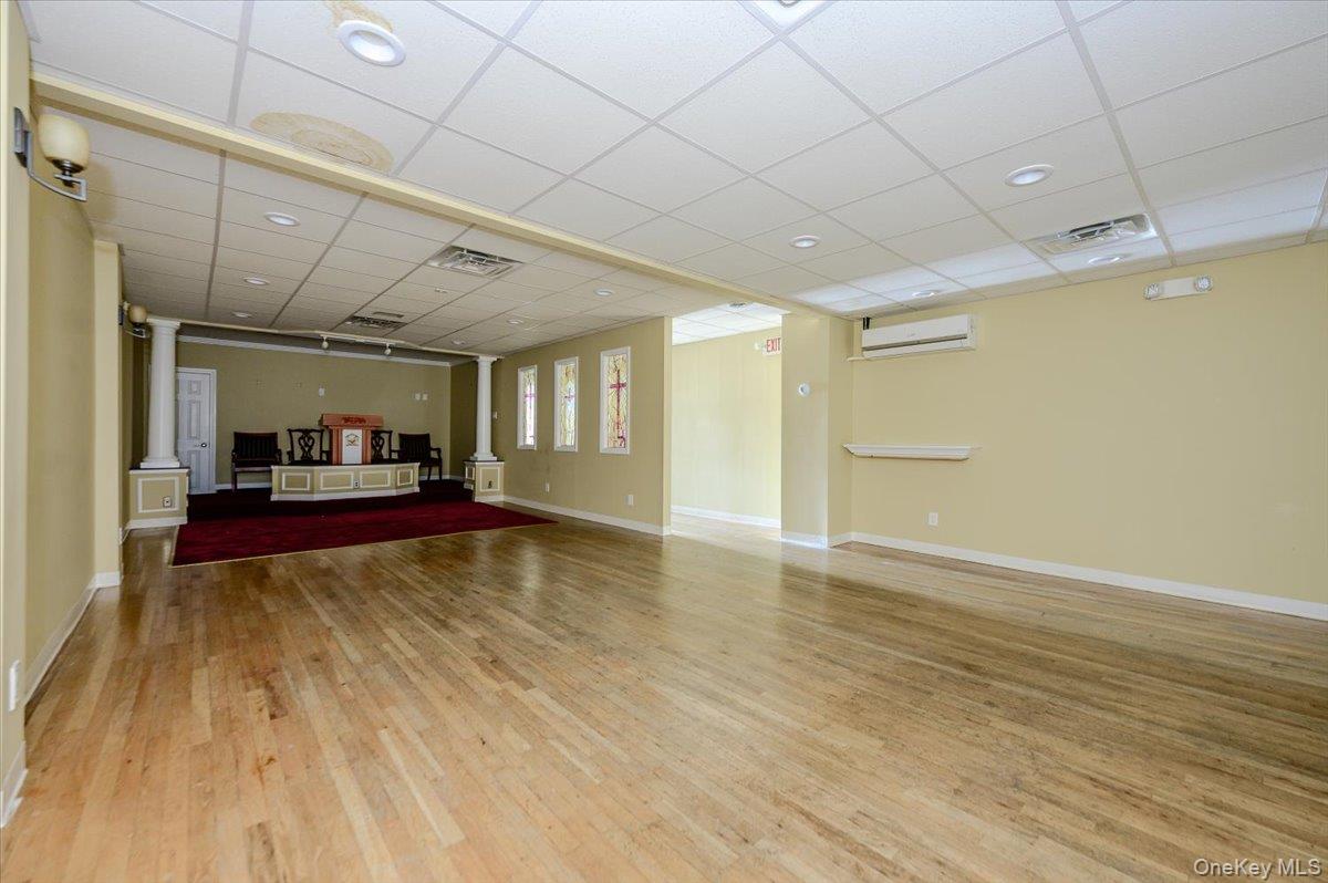 32-40 Roosevelt Avenue – For Rent photo 4