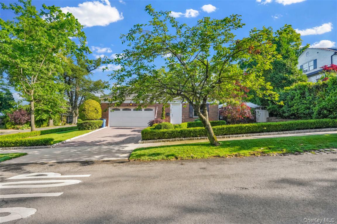 105 Park Lane – For Sale photo 2