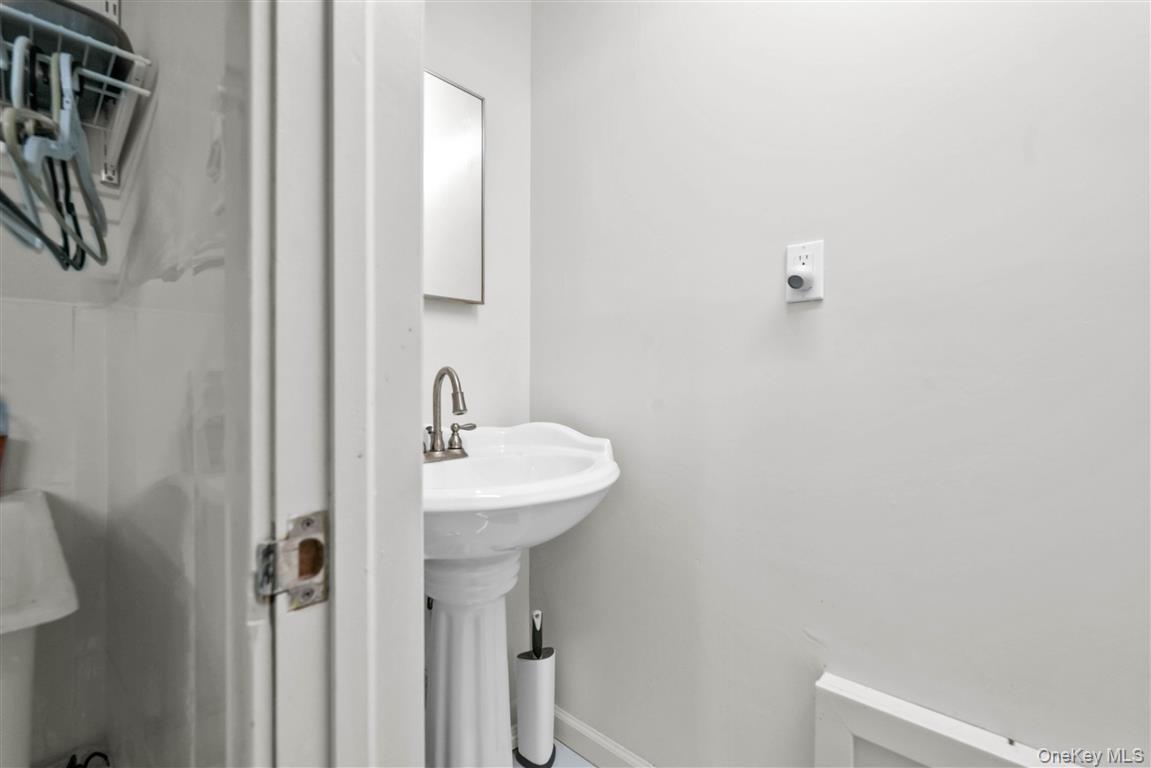 105 Park Lane – For Sale photo 34