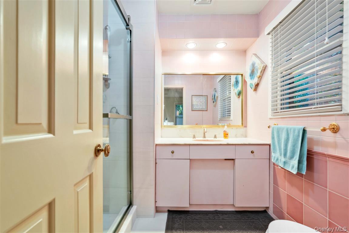 105 Park Lane – For Sale photo 23