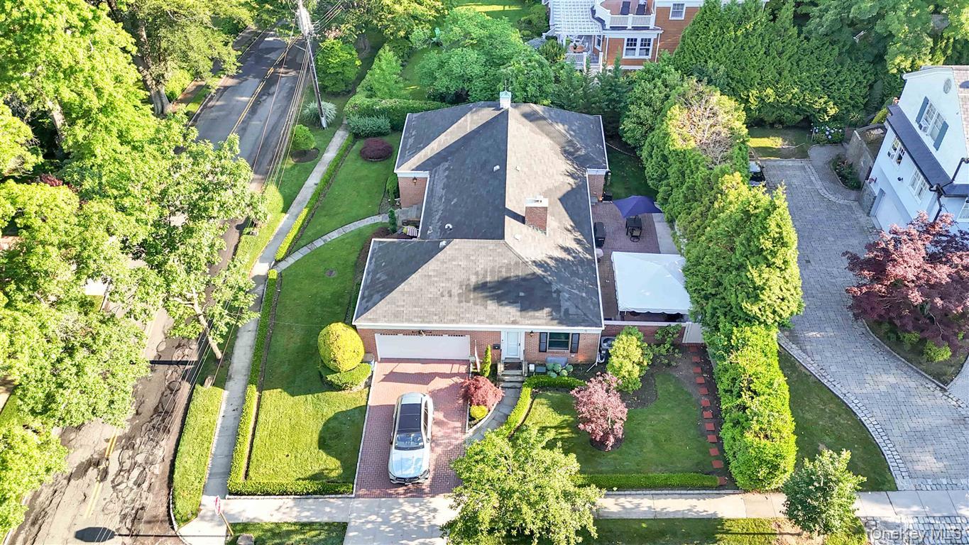 105 Park Lane – For Sale photo 43