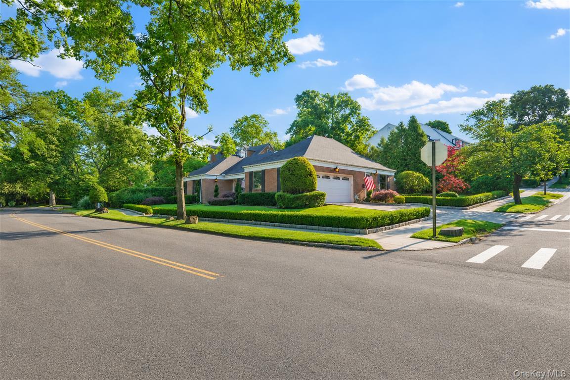 105 Park Lane – For Sale photo 4