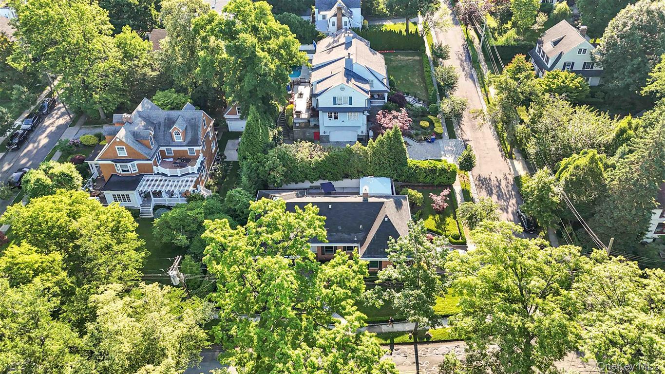 105 Park Lane – For Sale photo 47