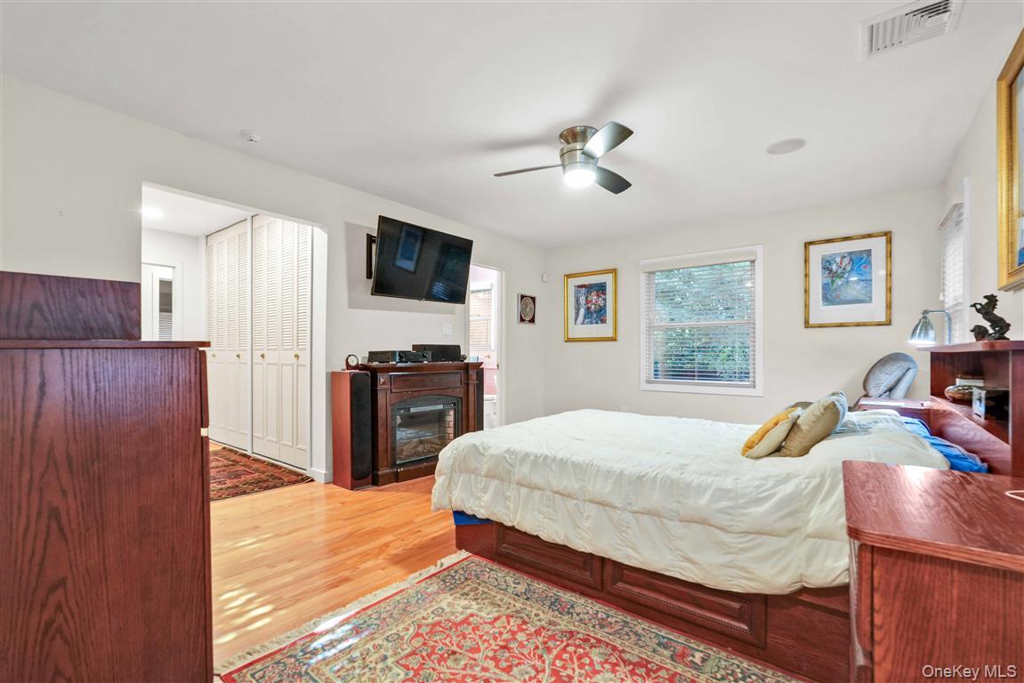 105 Park Lane – For Sale photo 18
