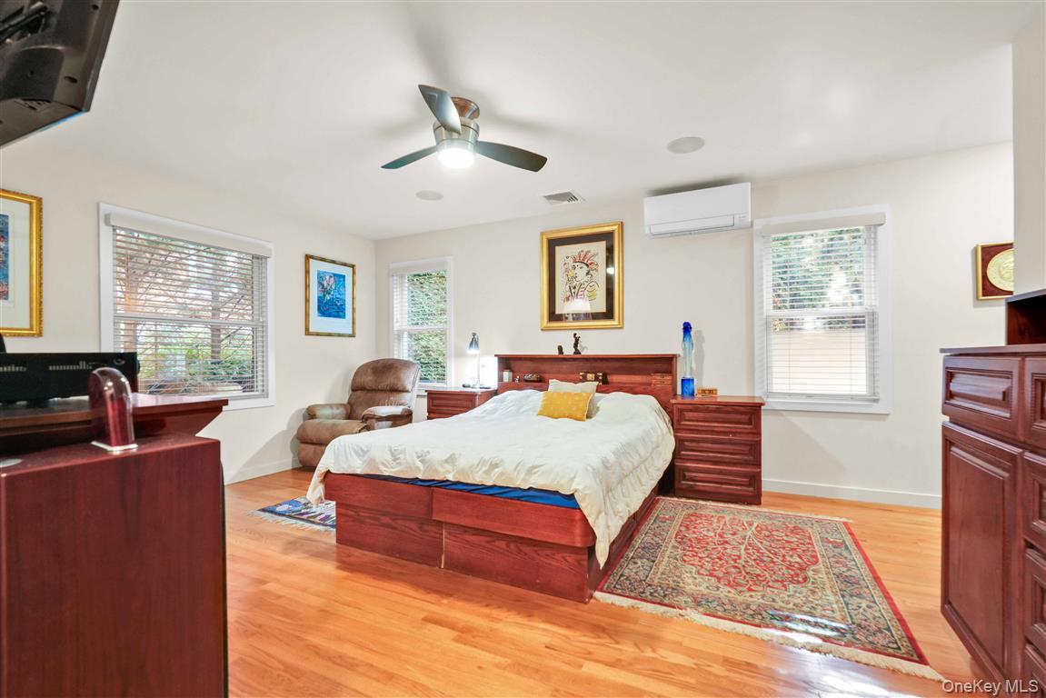 105 Park Lane – For Sale photo 17