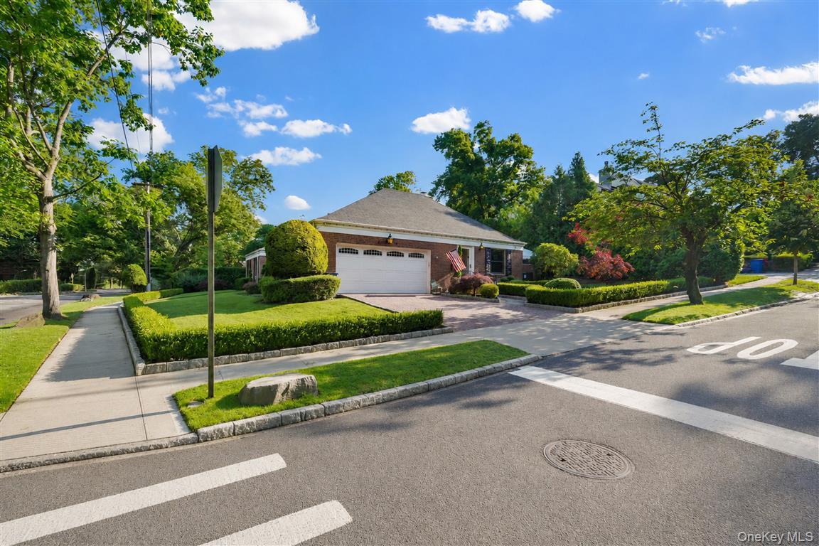 105 Park Lane – For Sale photo 3