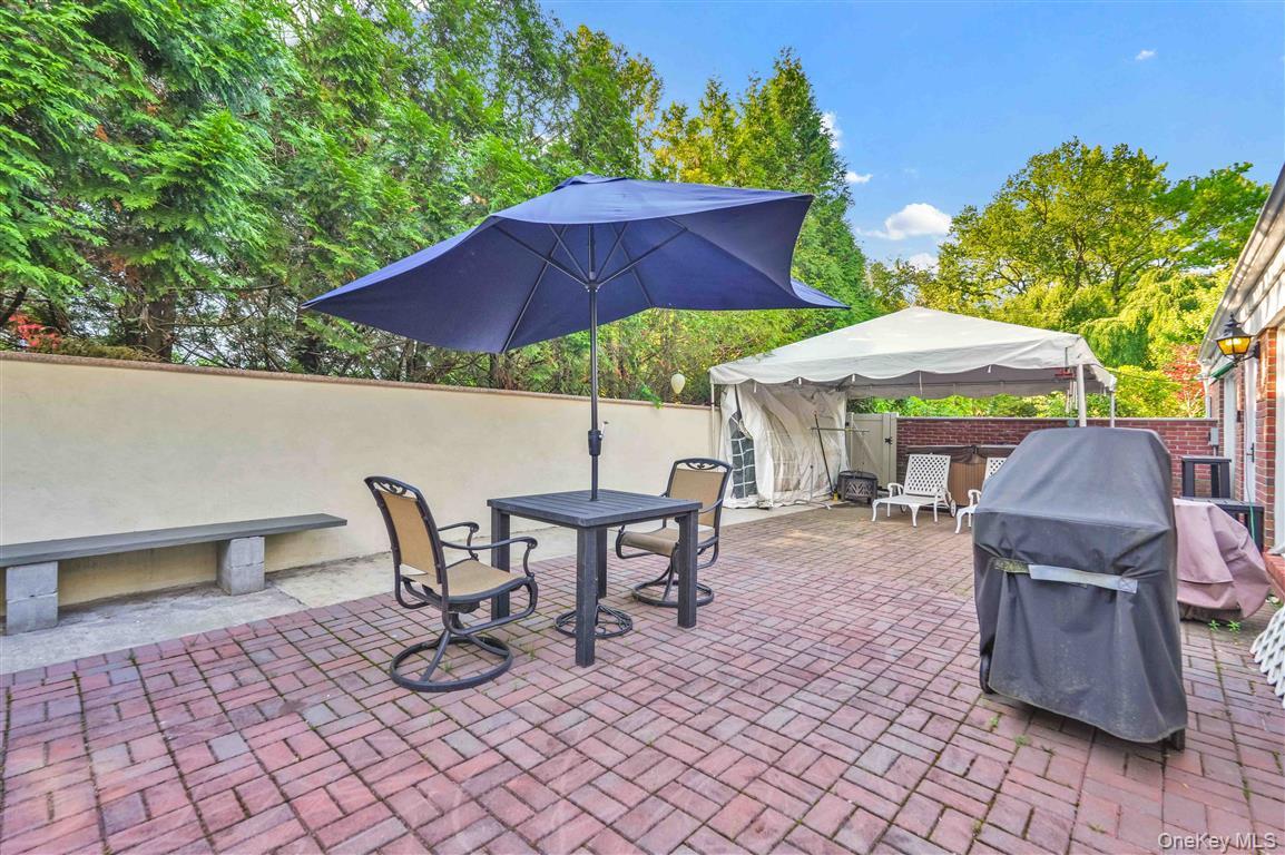 105 Park Lane – For Sale photo 40