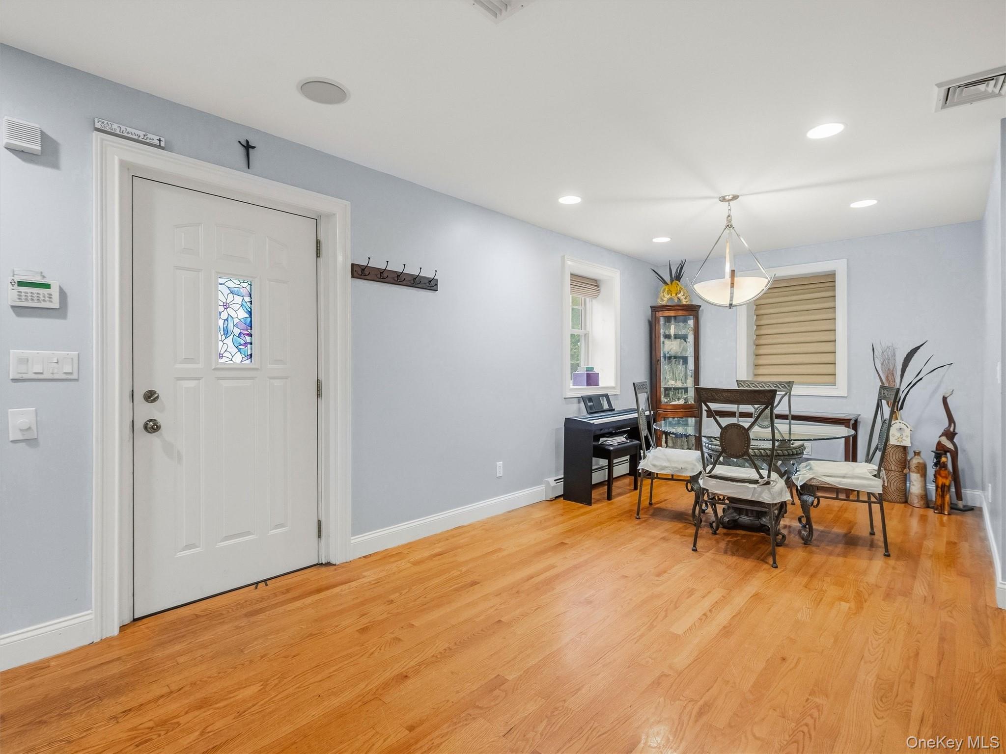 2 Hempstead Lane – For Sale photo 10