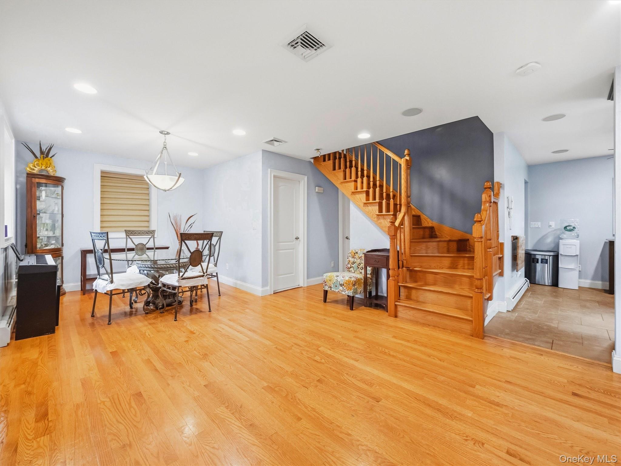 2 Hempstead Lane – For Sale photo 9