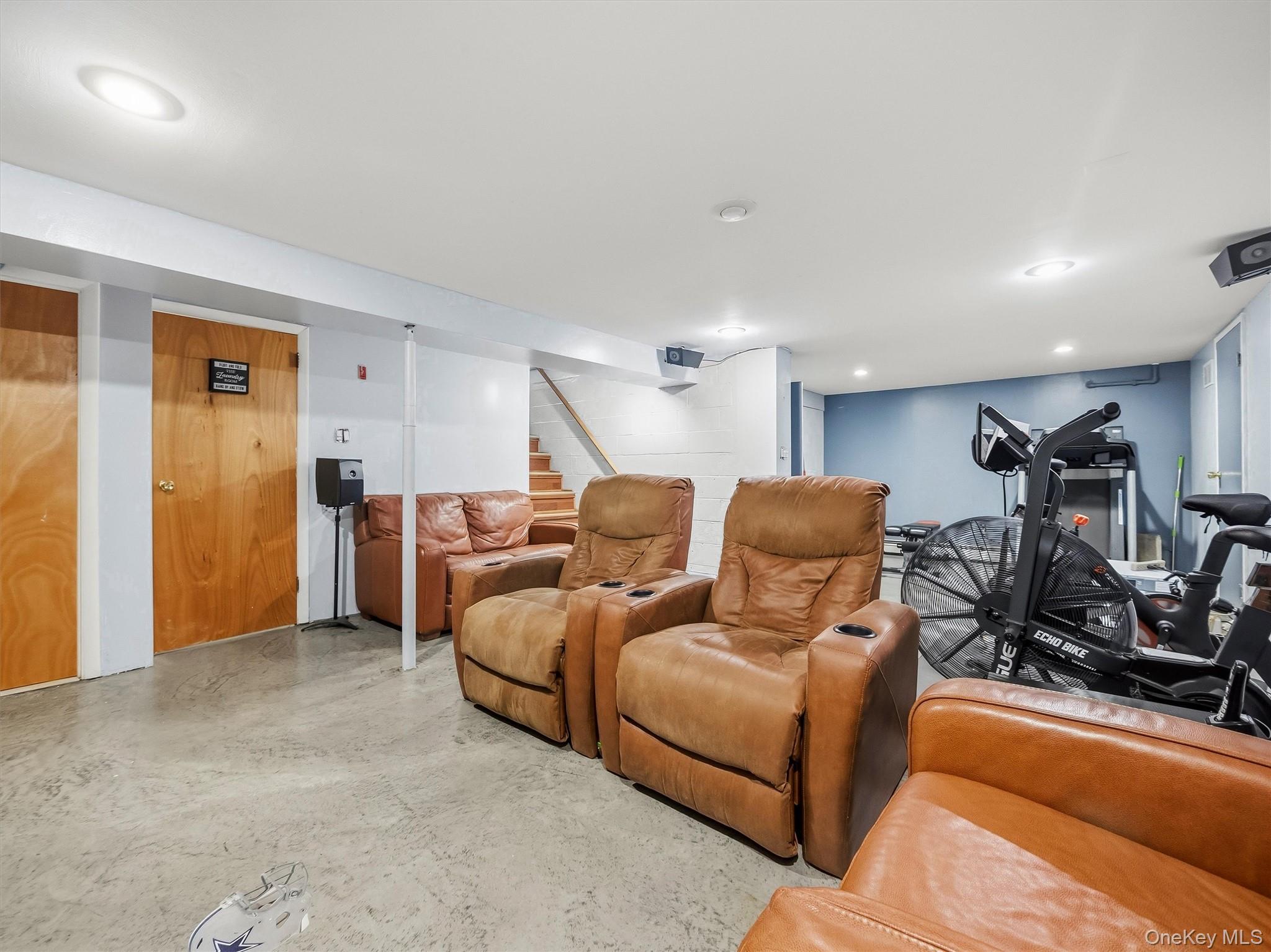 2 Hempstead Lane – For Sale photo 32