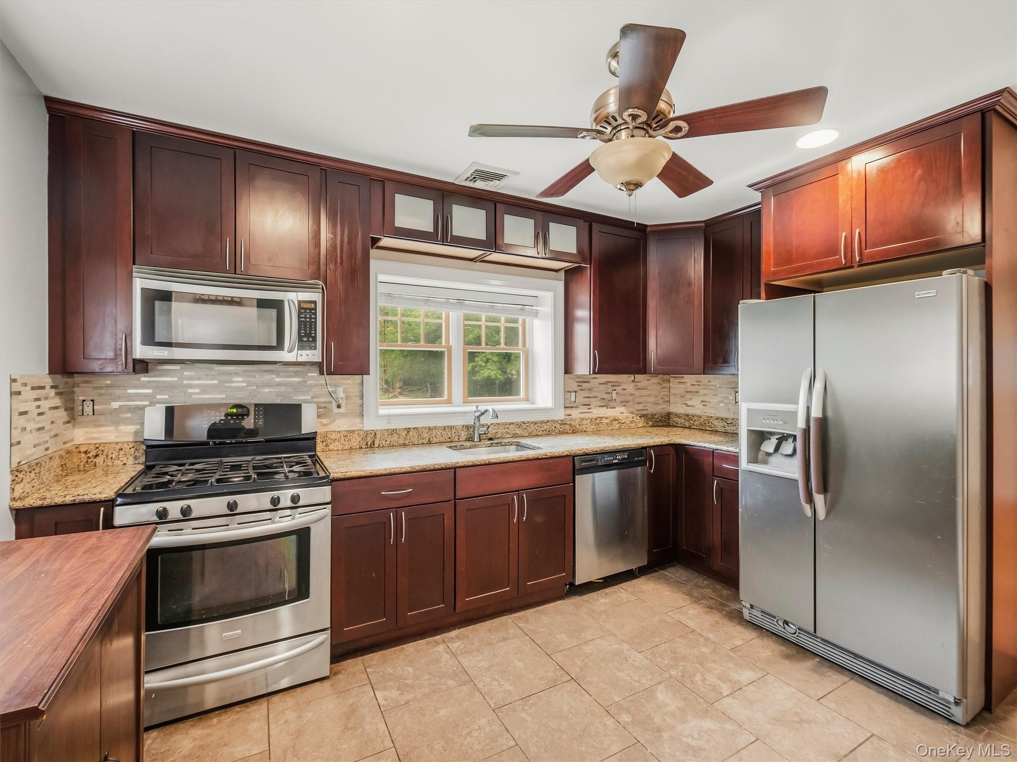 2 Hempstead Lane – For Sale photo 14