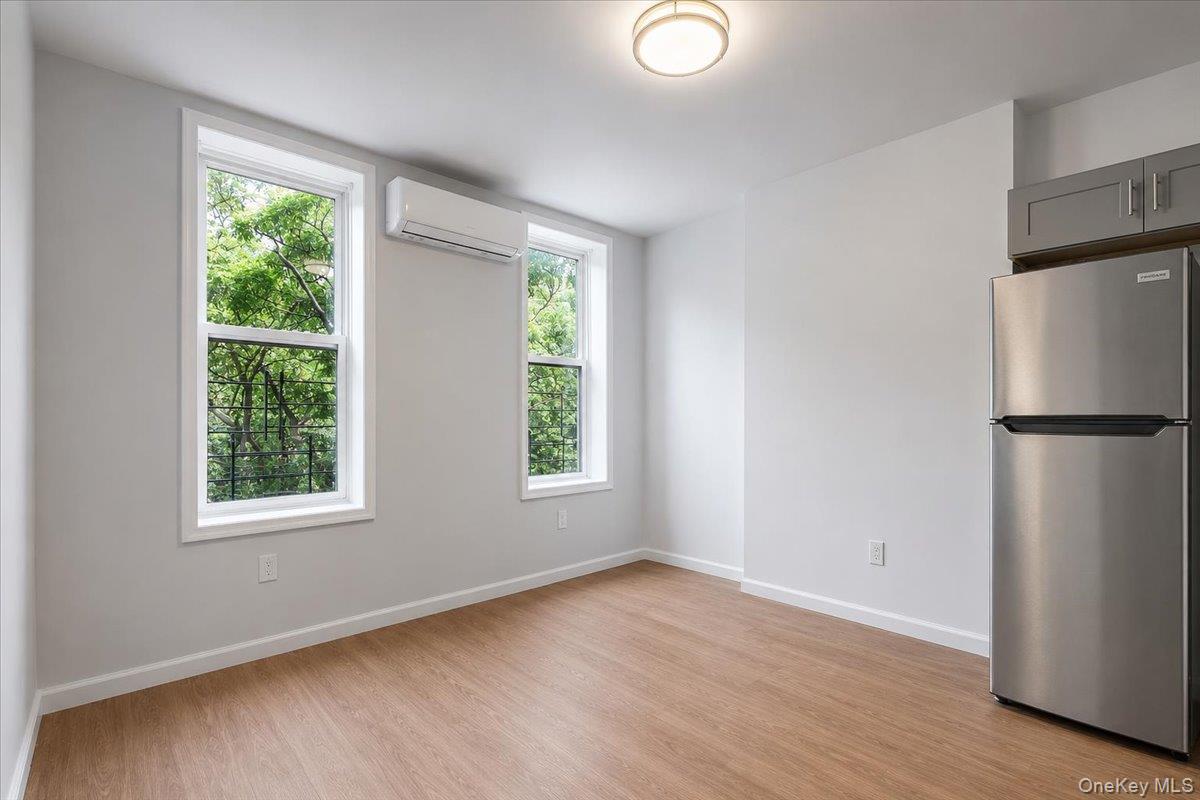 324 Eldert Street, Unit 3A photo 2