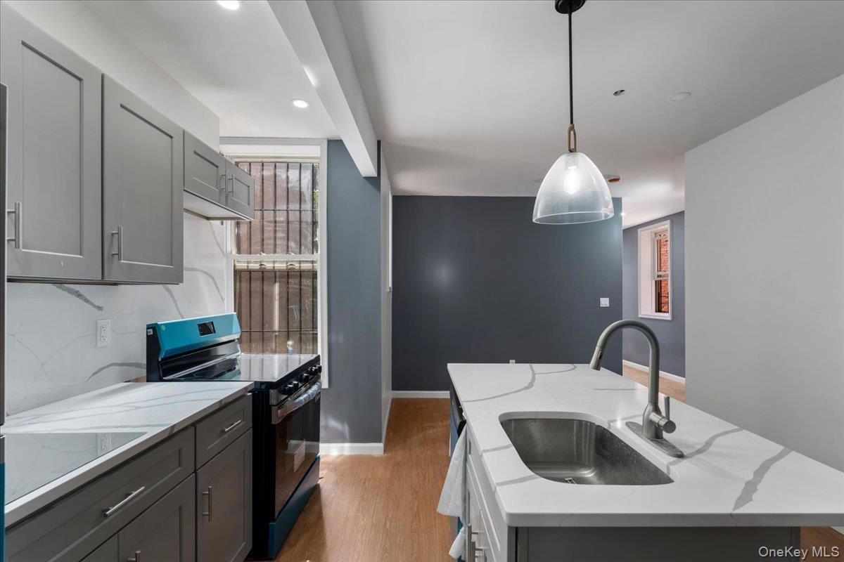 324 Eldert Street, Unit 3B photo 2