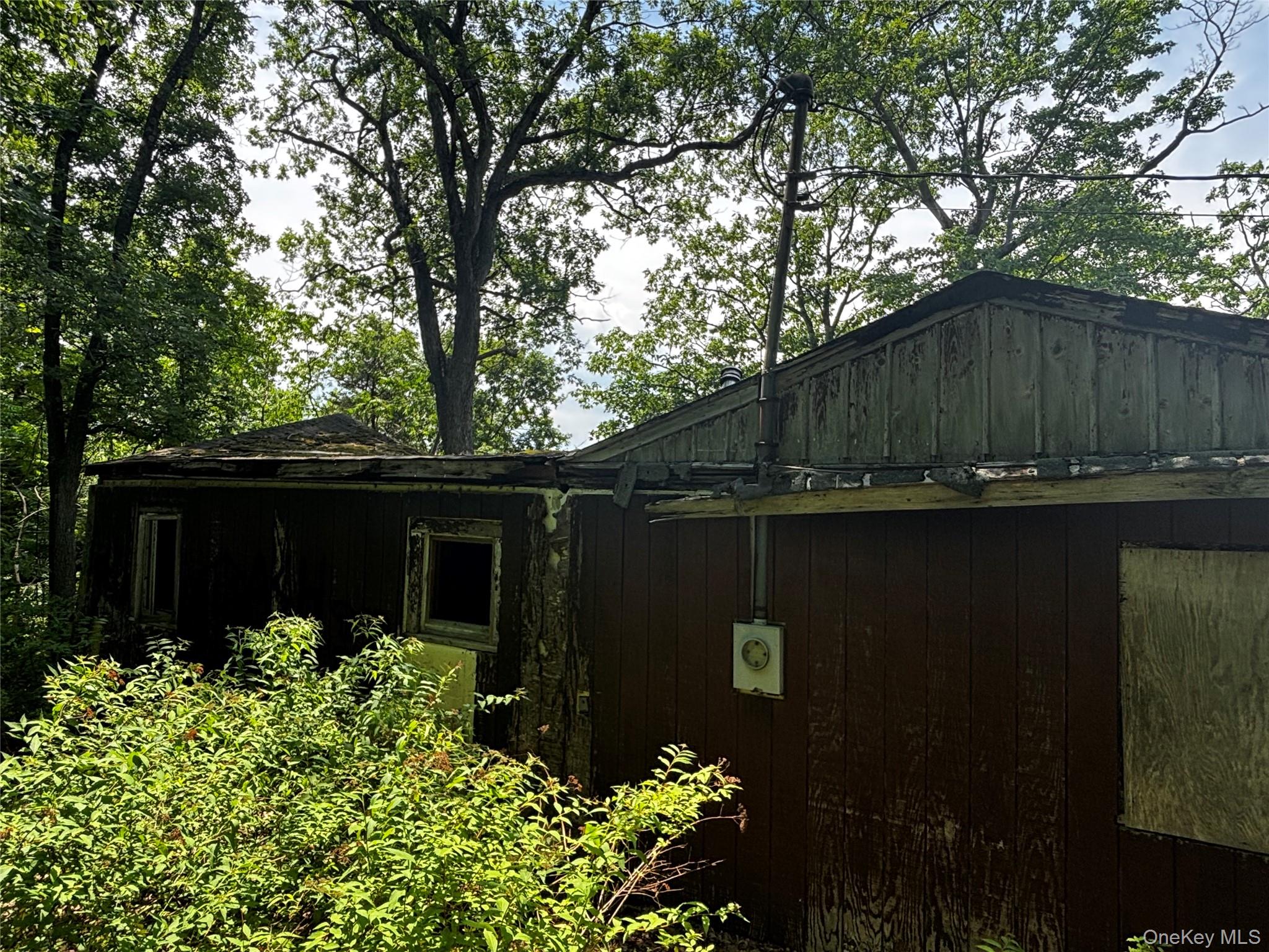 560 Oscawana Lake Road – For Sale photo 11