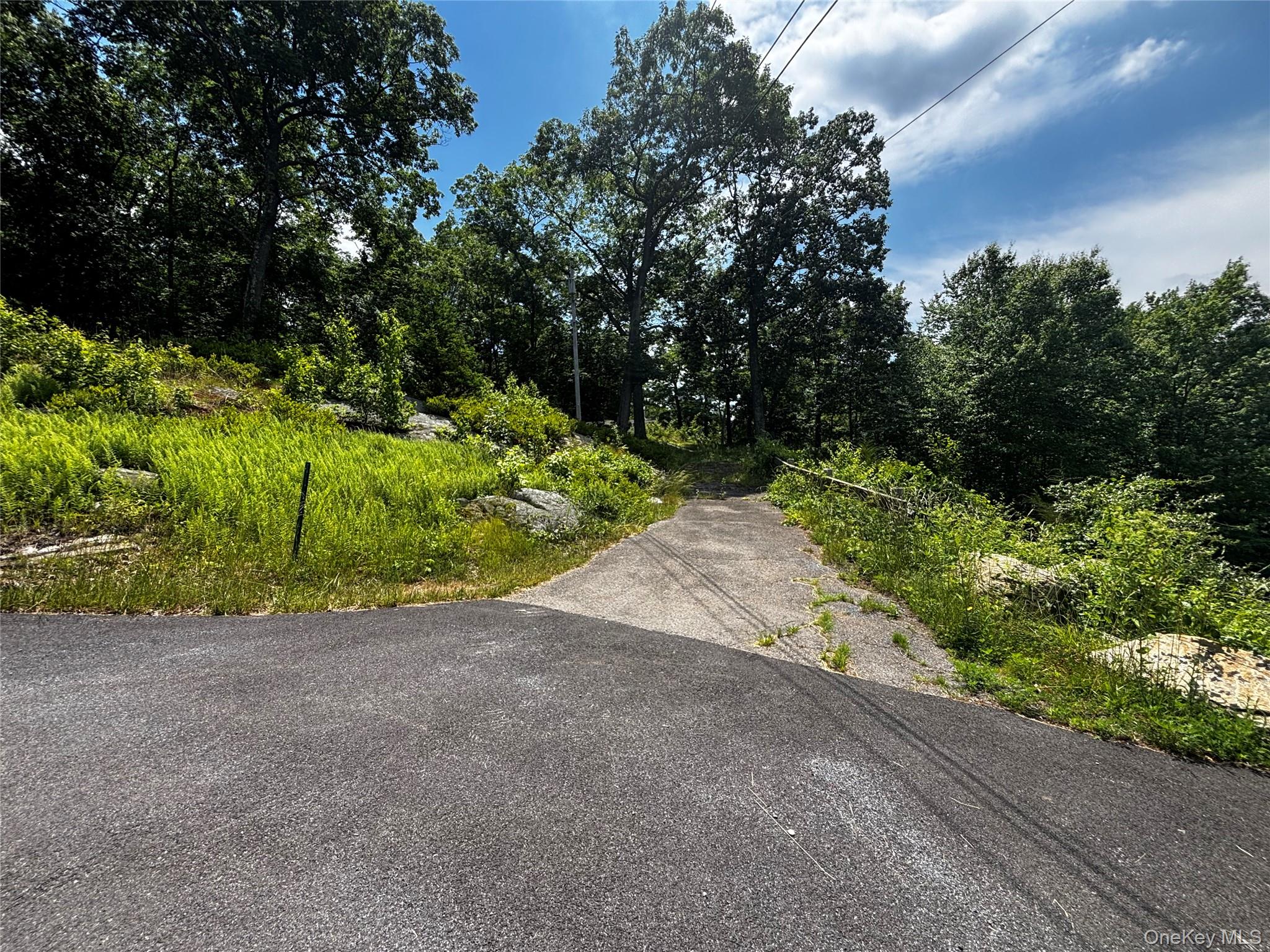 560 Oscawana Lake Road – For Sale photo 3