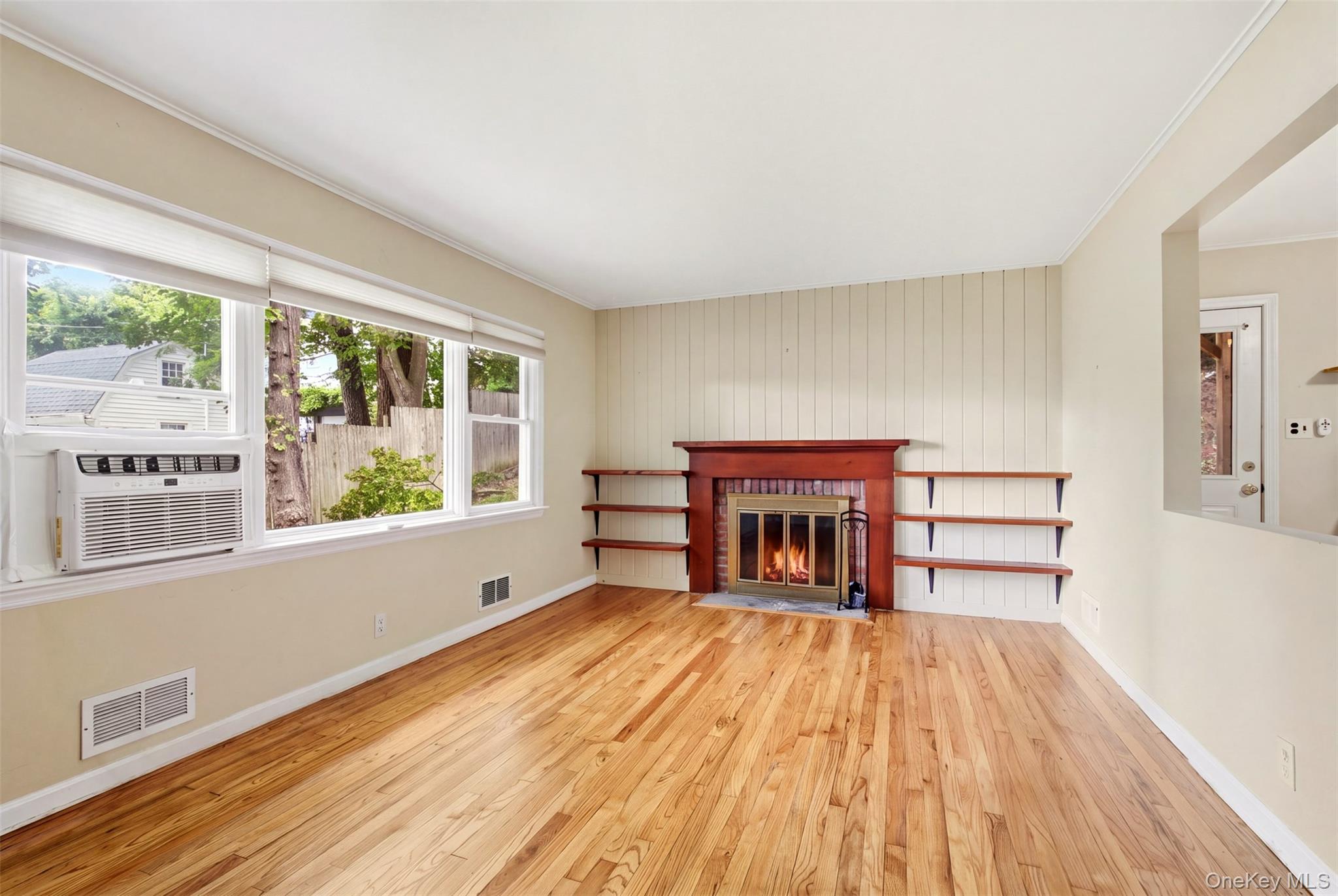 35 Ward Avenue – For Sale photo 4