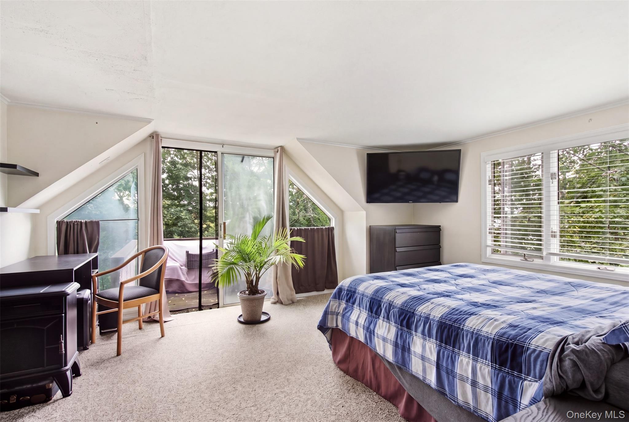 35 Ward Avenue – For Sale photo 22