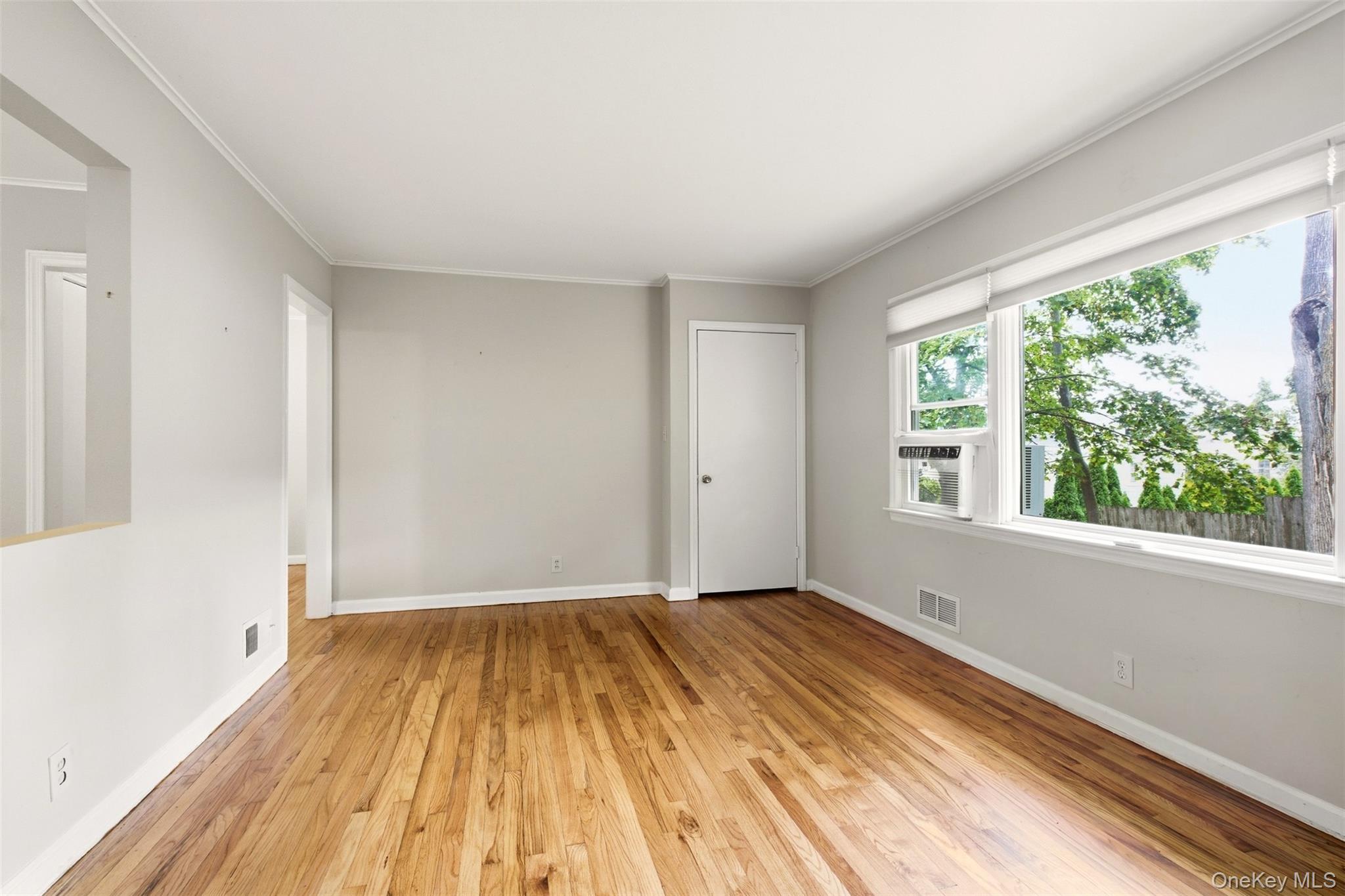 35 Ward Avenue – For Sale photo 5
