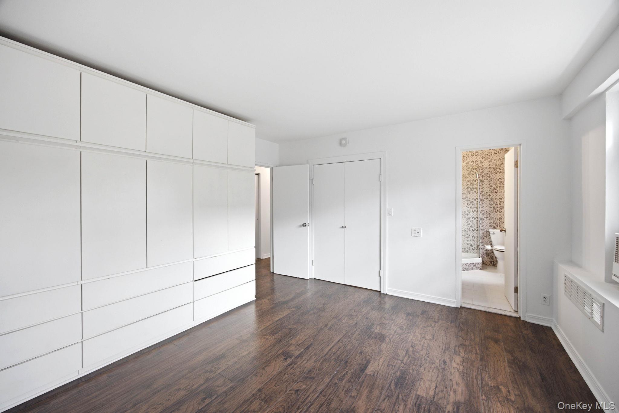 575 Grand Street, Unit E1505 photo 25