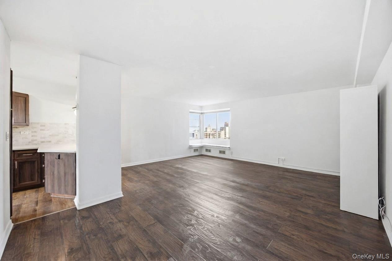 575 Grand Street, Unit E1505 photo 4