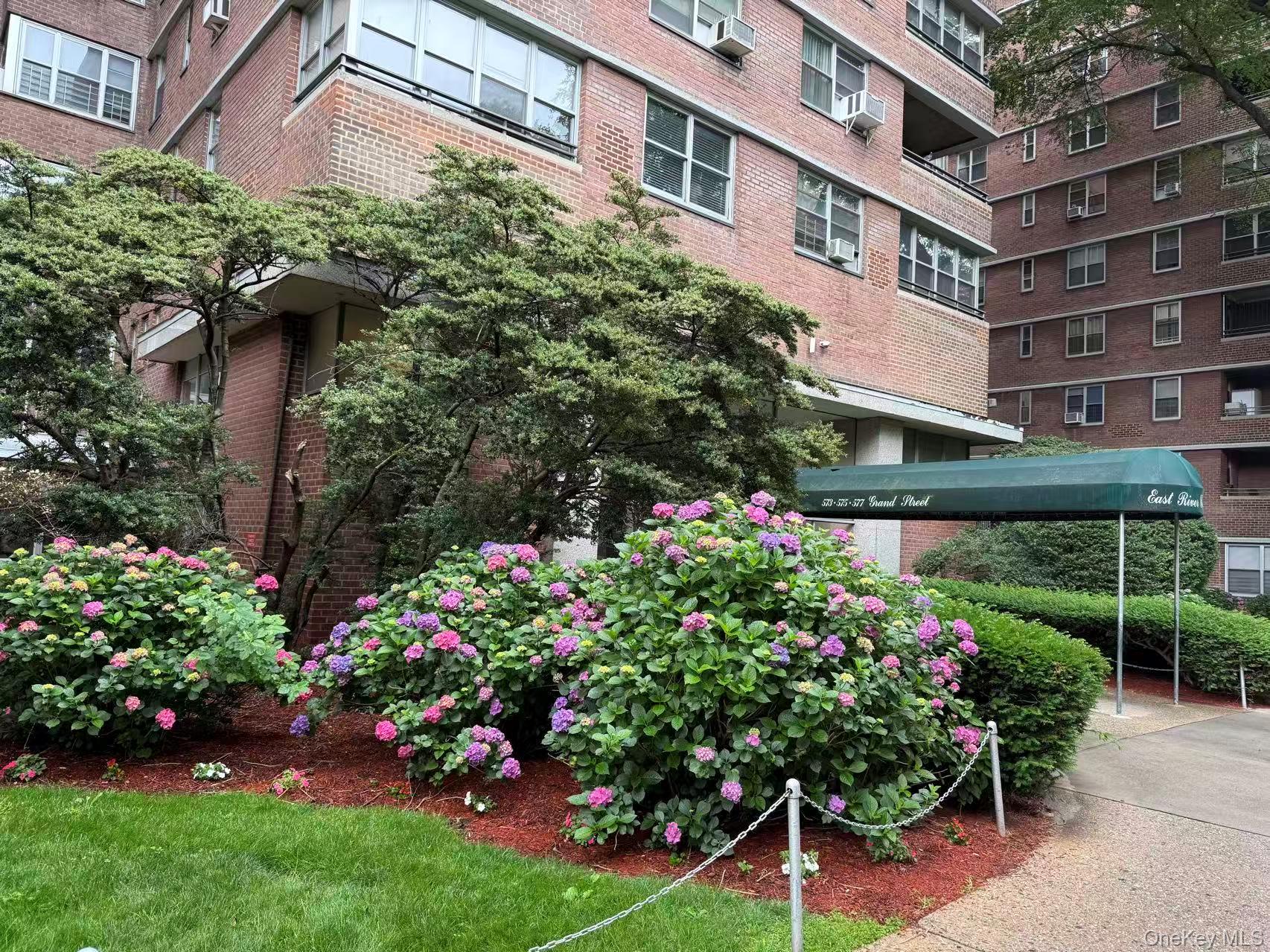 575 Grand Street, Unit E1505