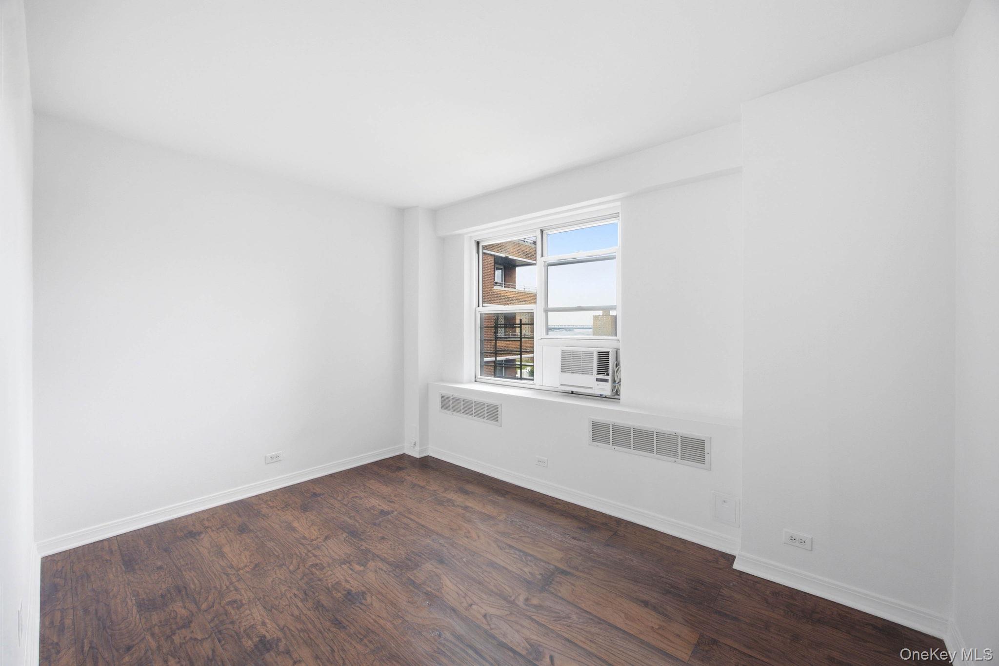 575 Grand Street, Unit E1505 photo 28