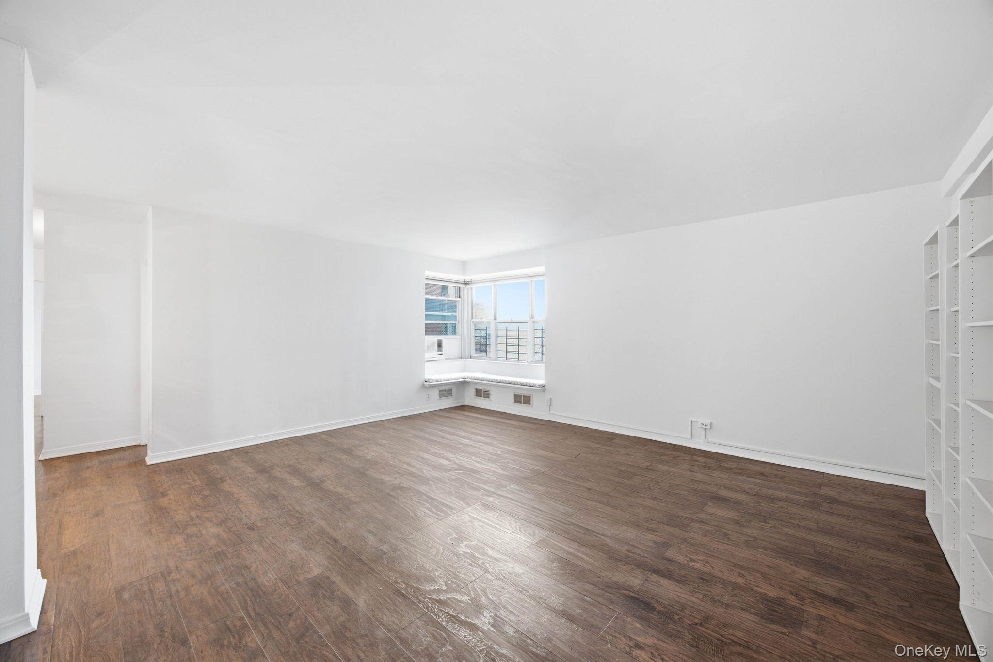 575 Grand Street, Unit E1505 photo 16