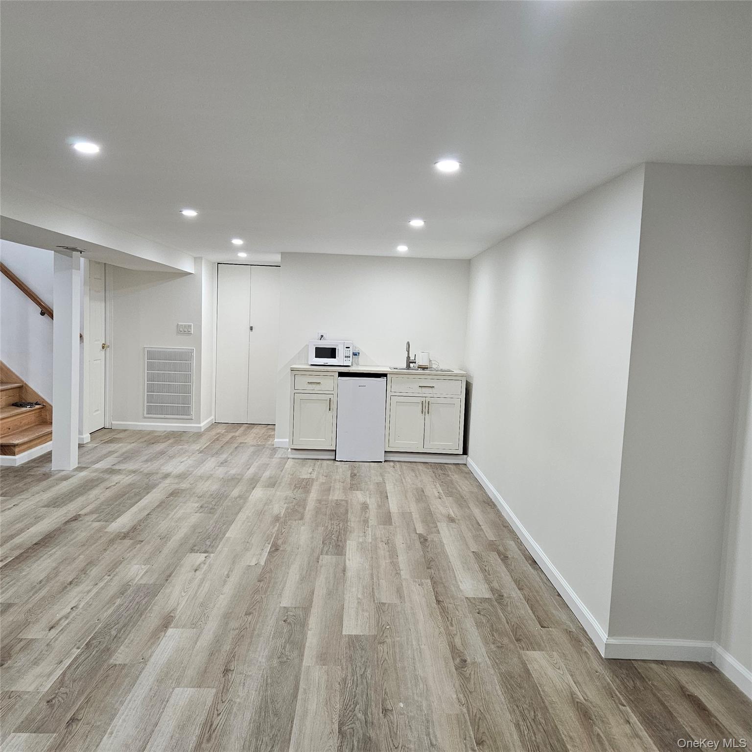 25 Lewis Lane – For Sale photo 3