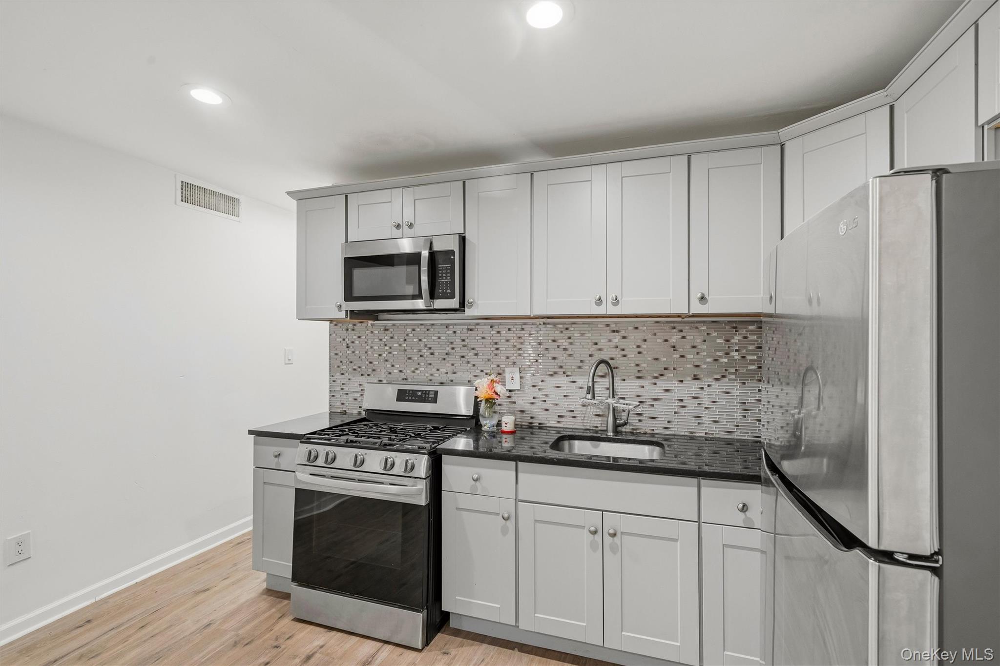 411 Liberty Street – For Rent photo 10