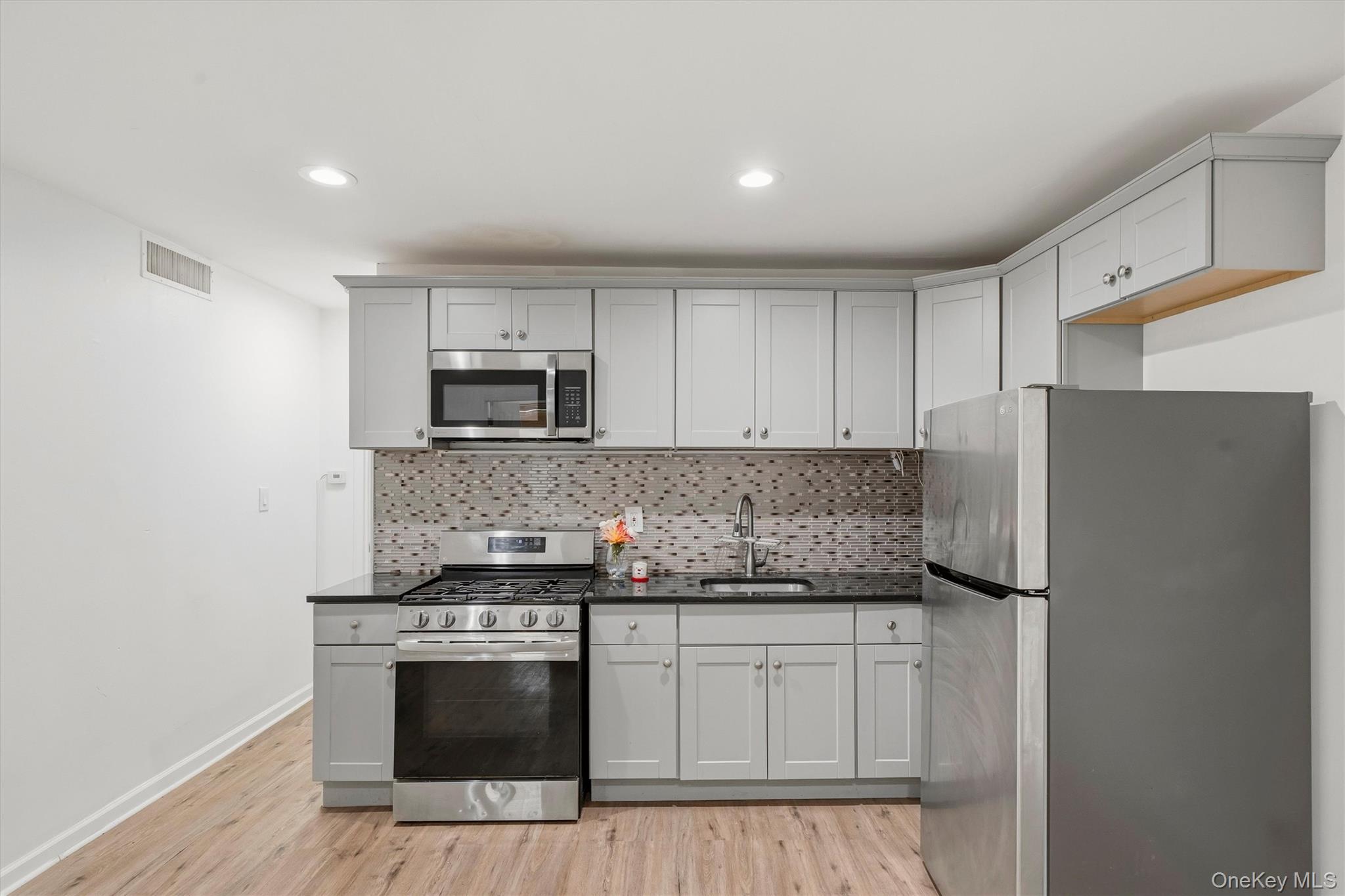 411 Liberty Street – For Rent photo 13