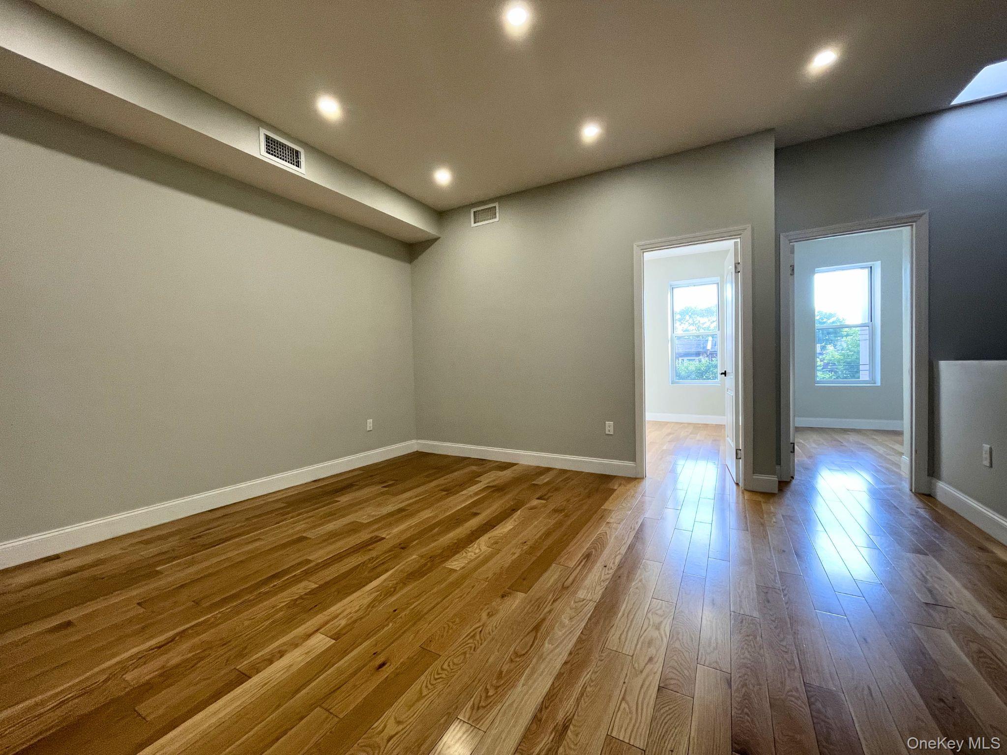 255 Amboy Street – For Rent photo 2