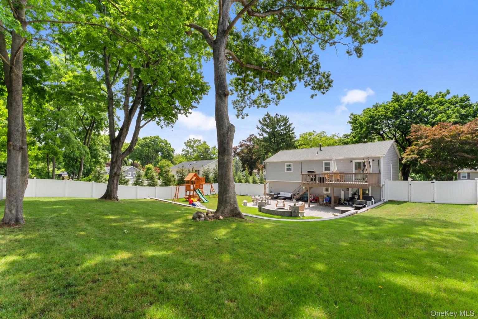 575 Babbling Brook Lane – For Sale photo 9