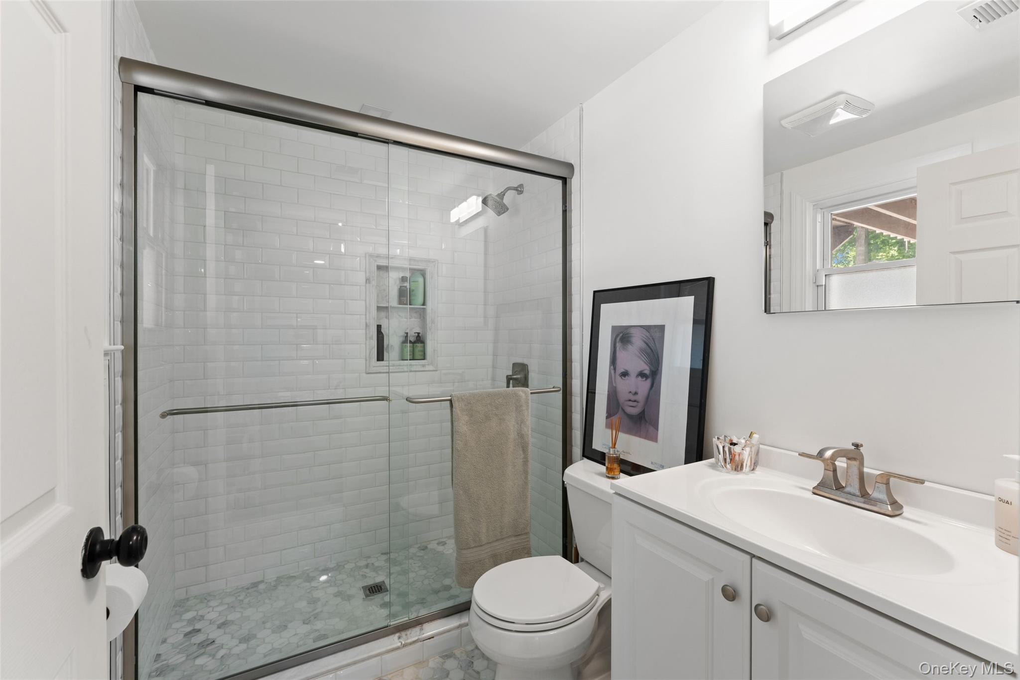 575 Babbling Brook Lane – For Sale photo 18