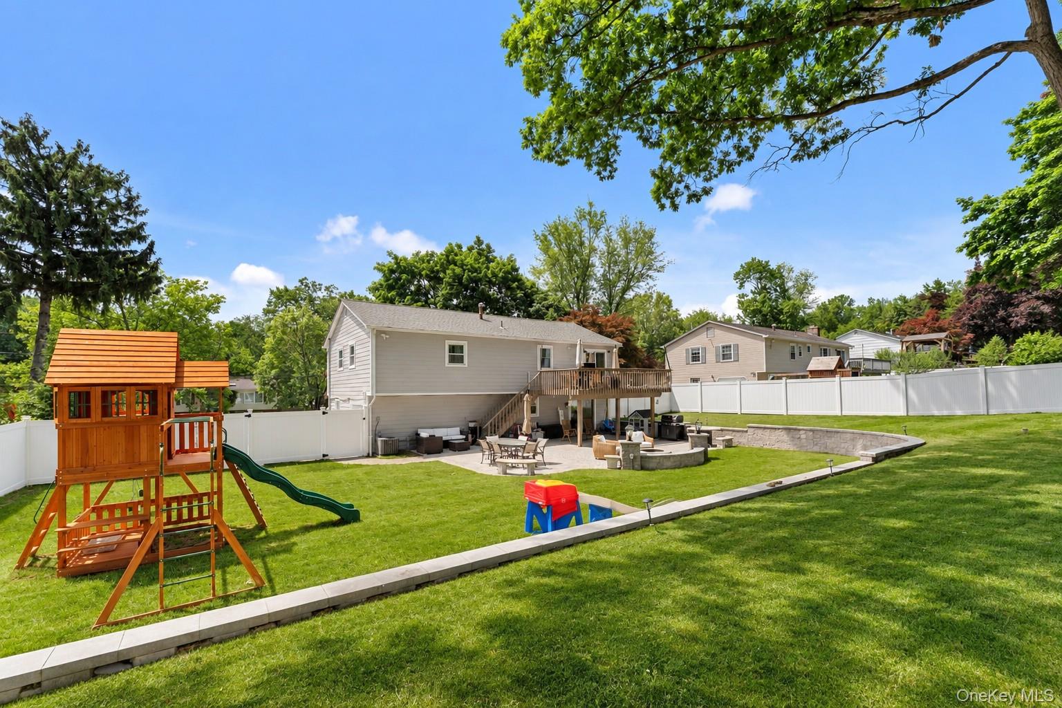 575 Babbling Brook Lane – For Sale photo 32