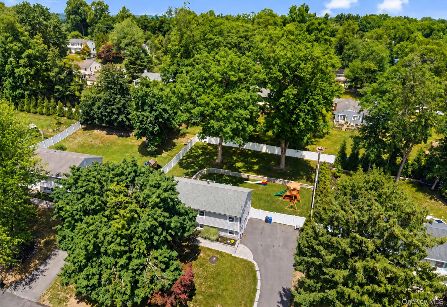 575 Babbling Brook Lane – For Sale photo 34