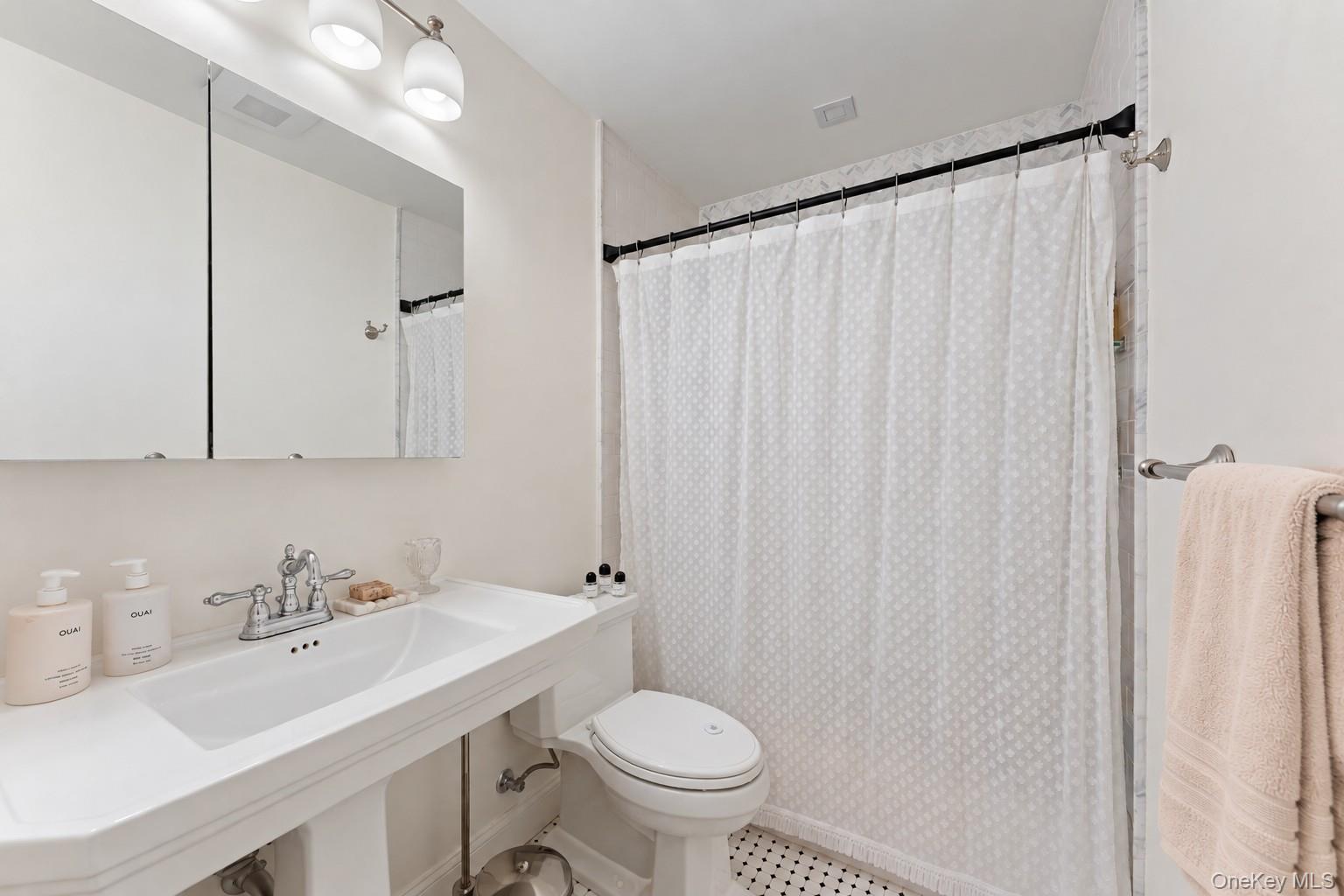 575 Babbling Brook Lane – For Sale photo 12
