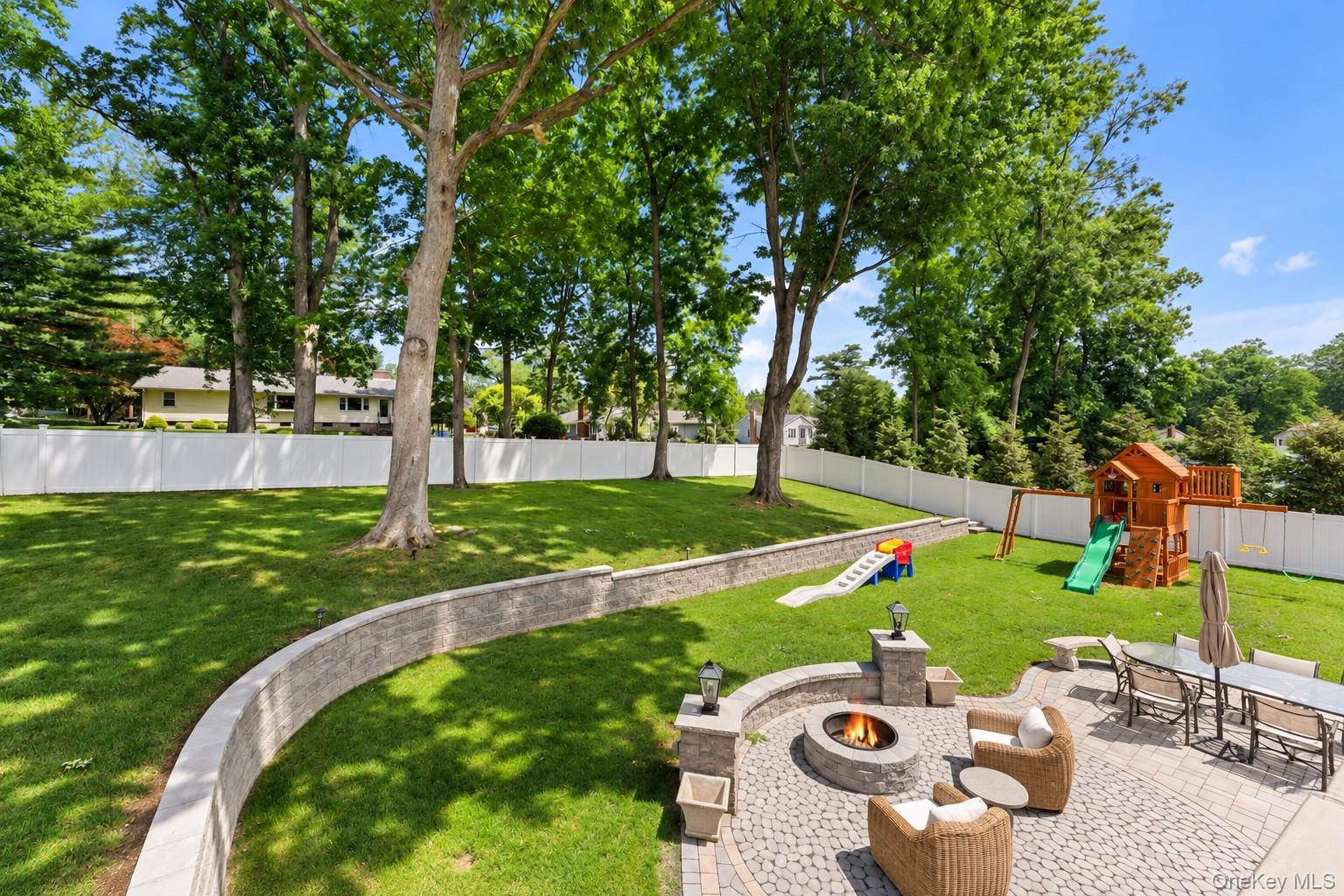 575 Babbling Brook Lane – For Sale photo 27
