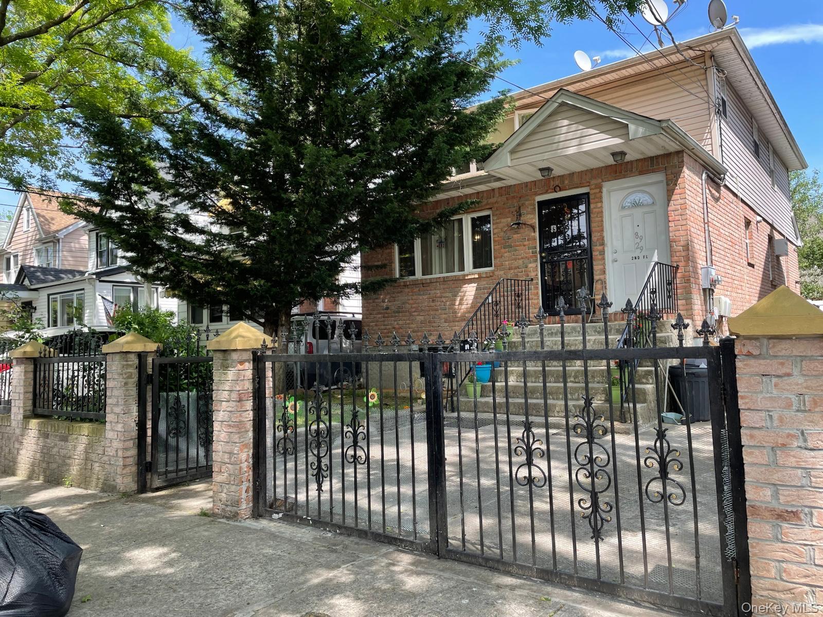 89-29 Moline Street – For Sale