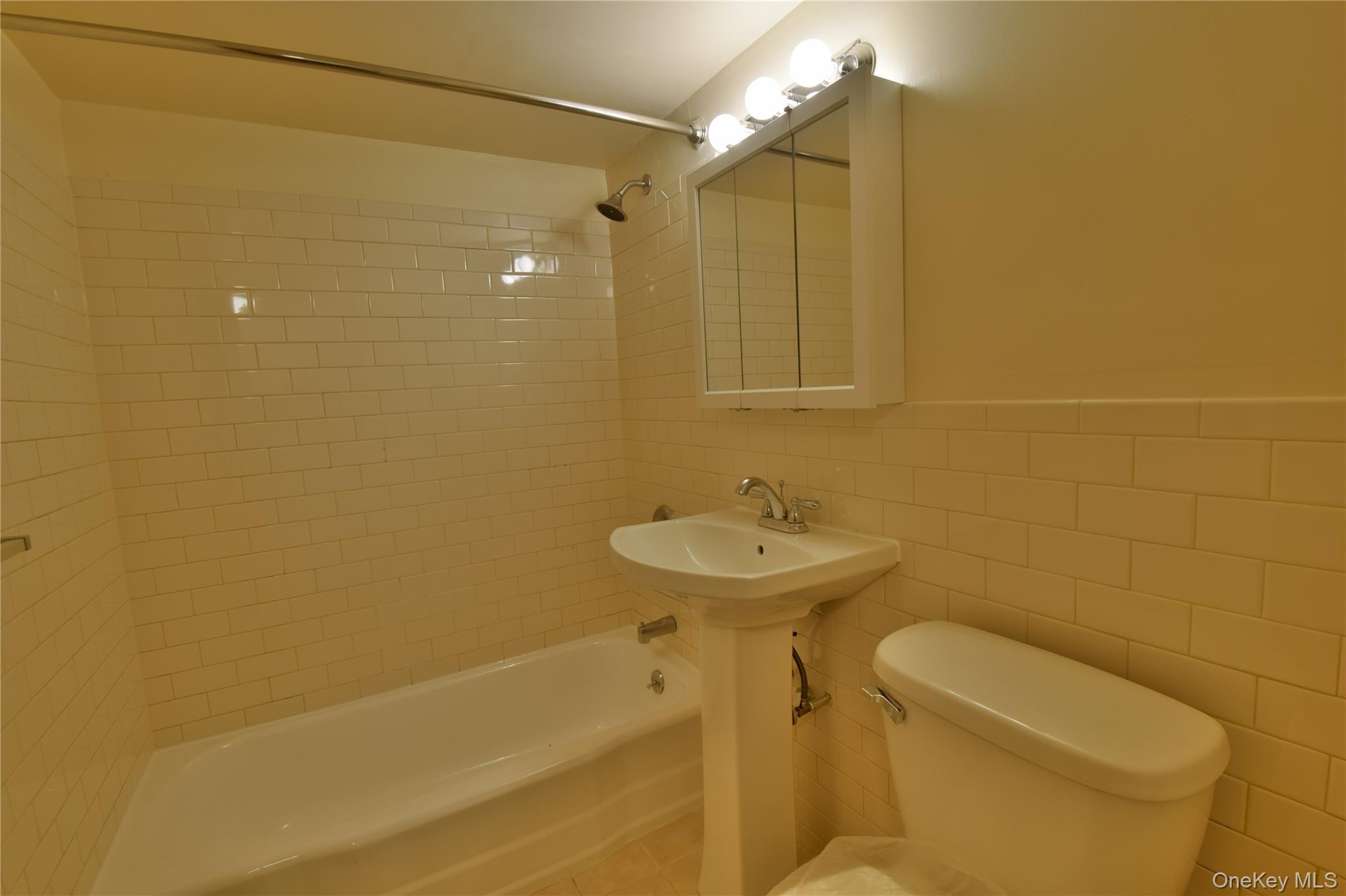 51 Leroy Place – For Rent photo 5