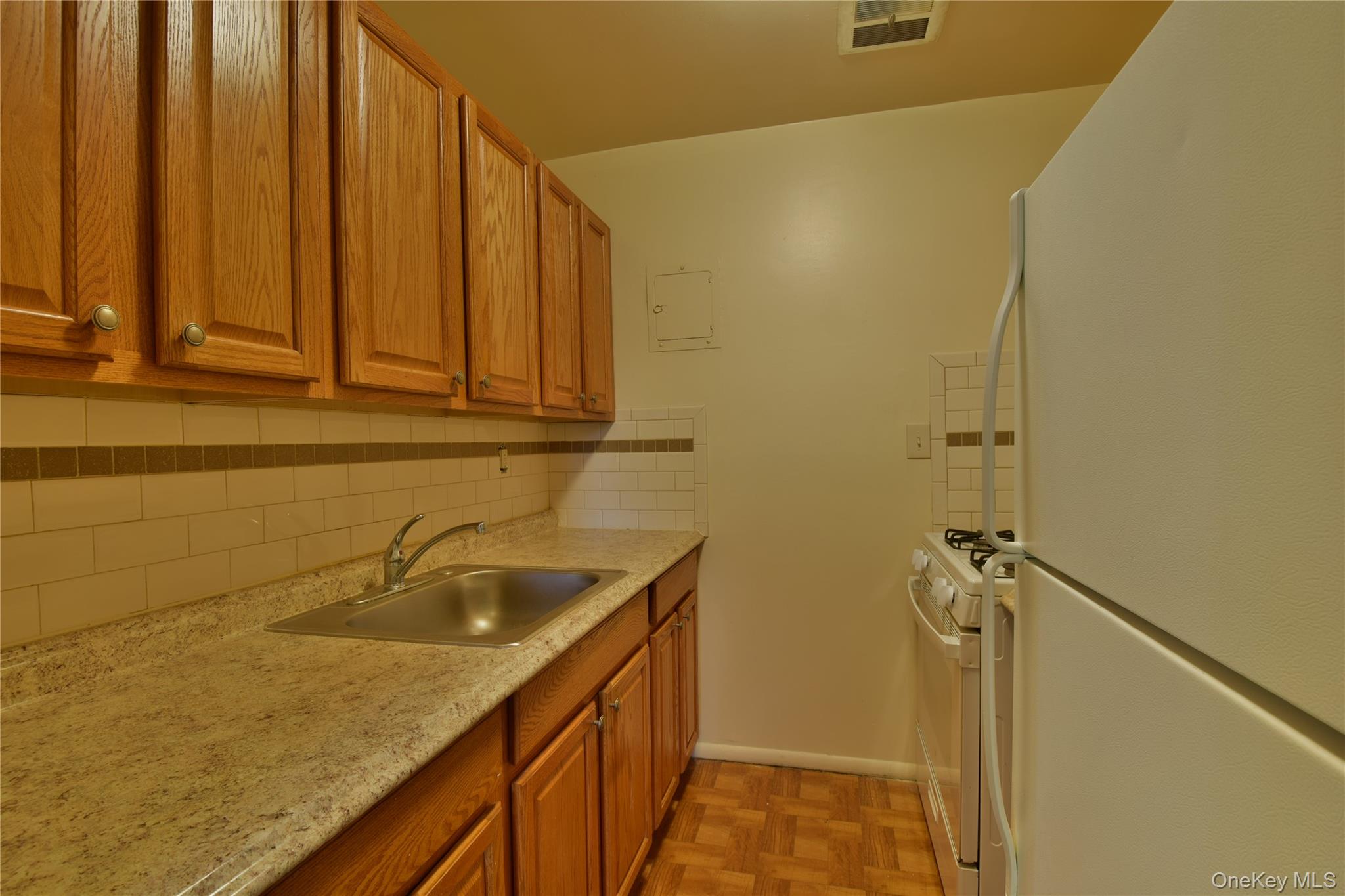 51 Leroy Place – For Rent photo 2